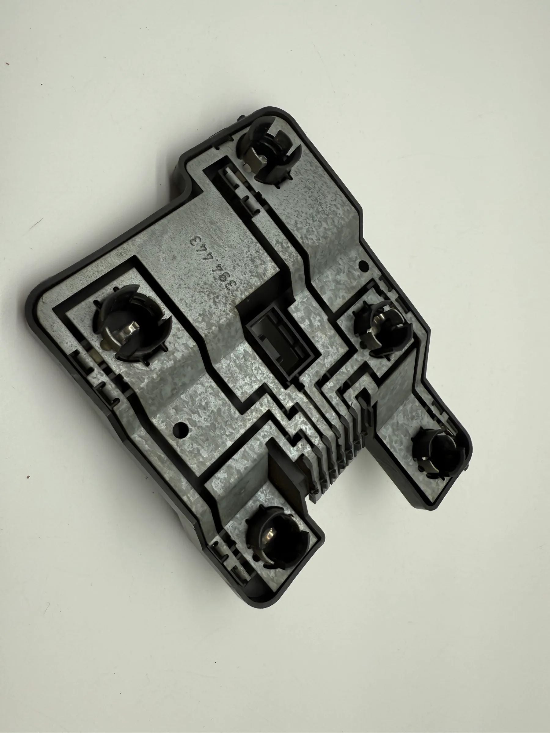 Support de feu arrière gauche Opel Astra (F) 1992 394.449