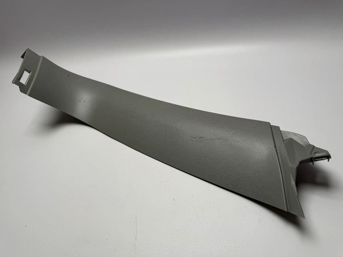 Оригинальная накладка крышки багажника Опель Зафира Б серая 13131332 Auto-veritas