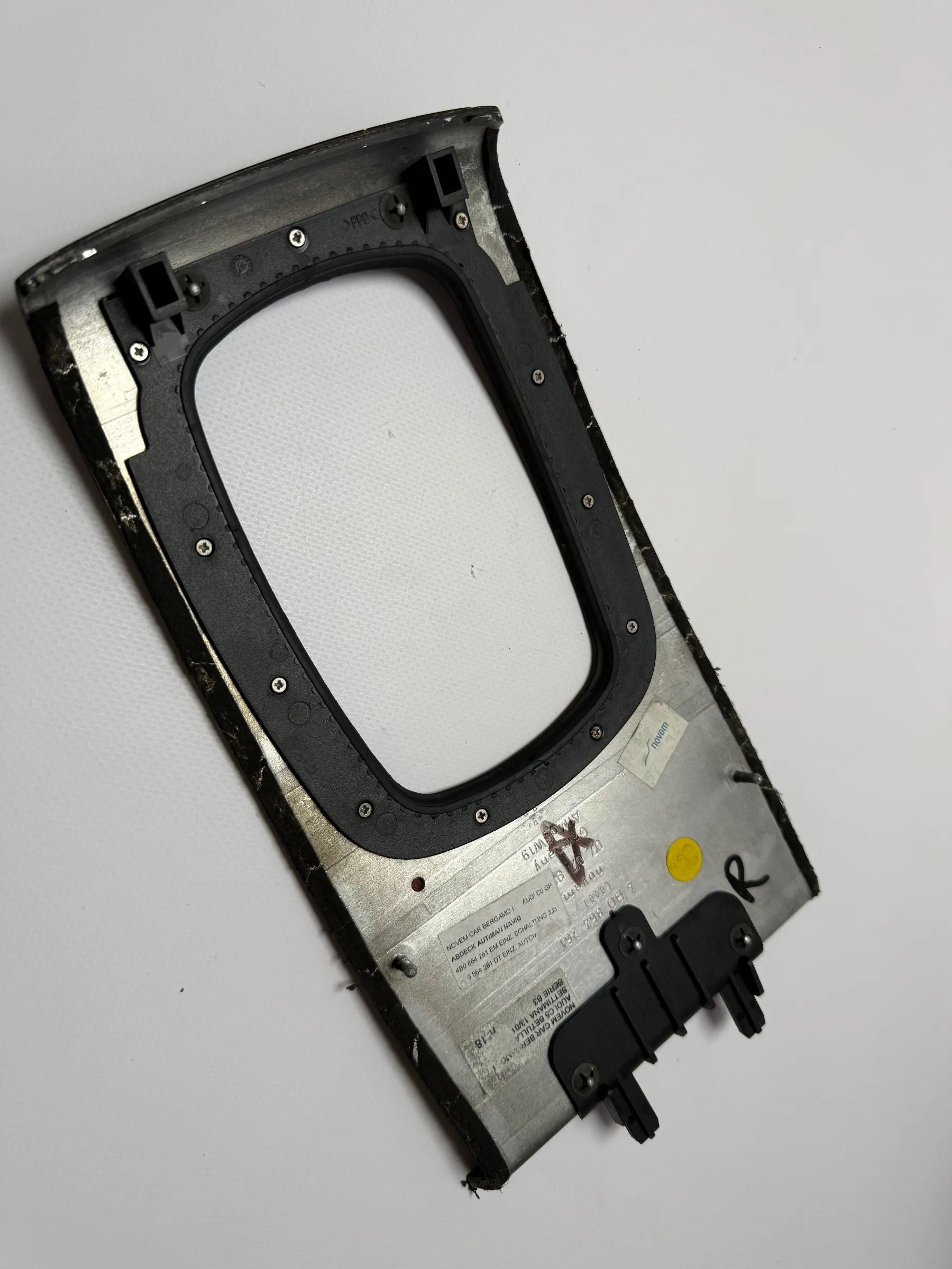 Oryginalna osłona dźwigni zmiany biegów Audi A6 4B drewno korzeniowe 4B0864261