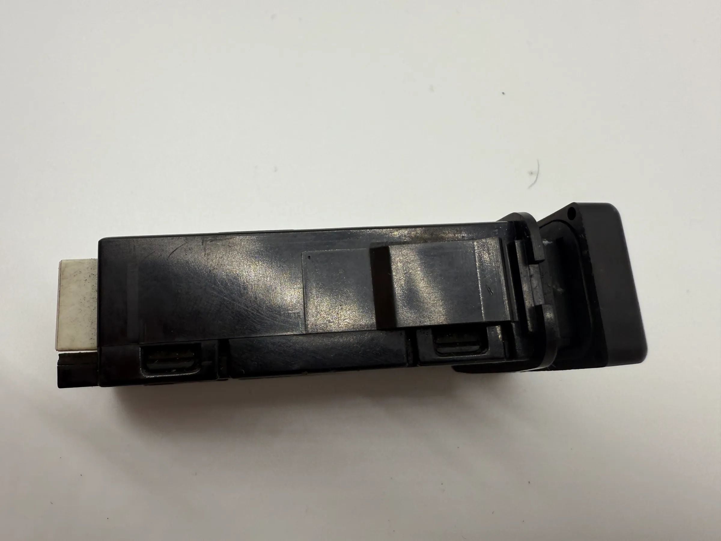 純正マツダ プレマシー CP1.9 フォグランプスイッチ Stanley GE4V-66-480