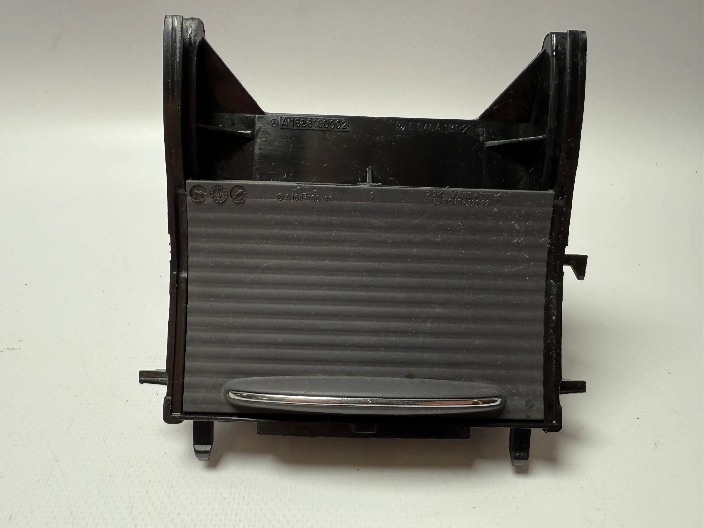 Cinzeiro Original Mercedes-Benz A-Klasse (140 / 168) A1688100930