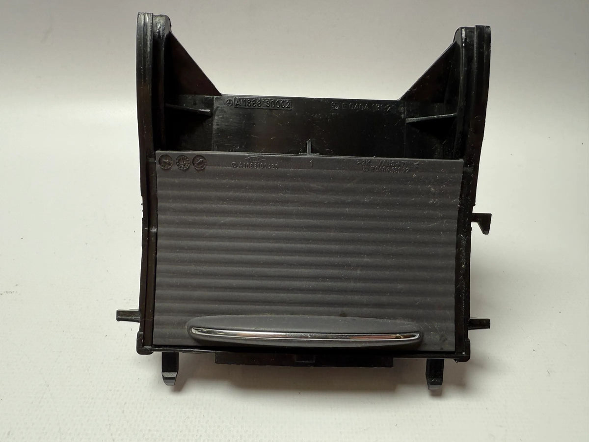 Cinzeiro Original Mercedes-Benz A-Klasse (140 / 168) A1688100930