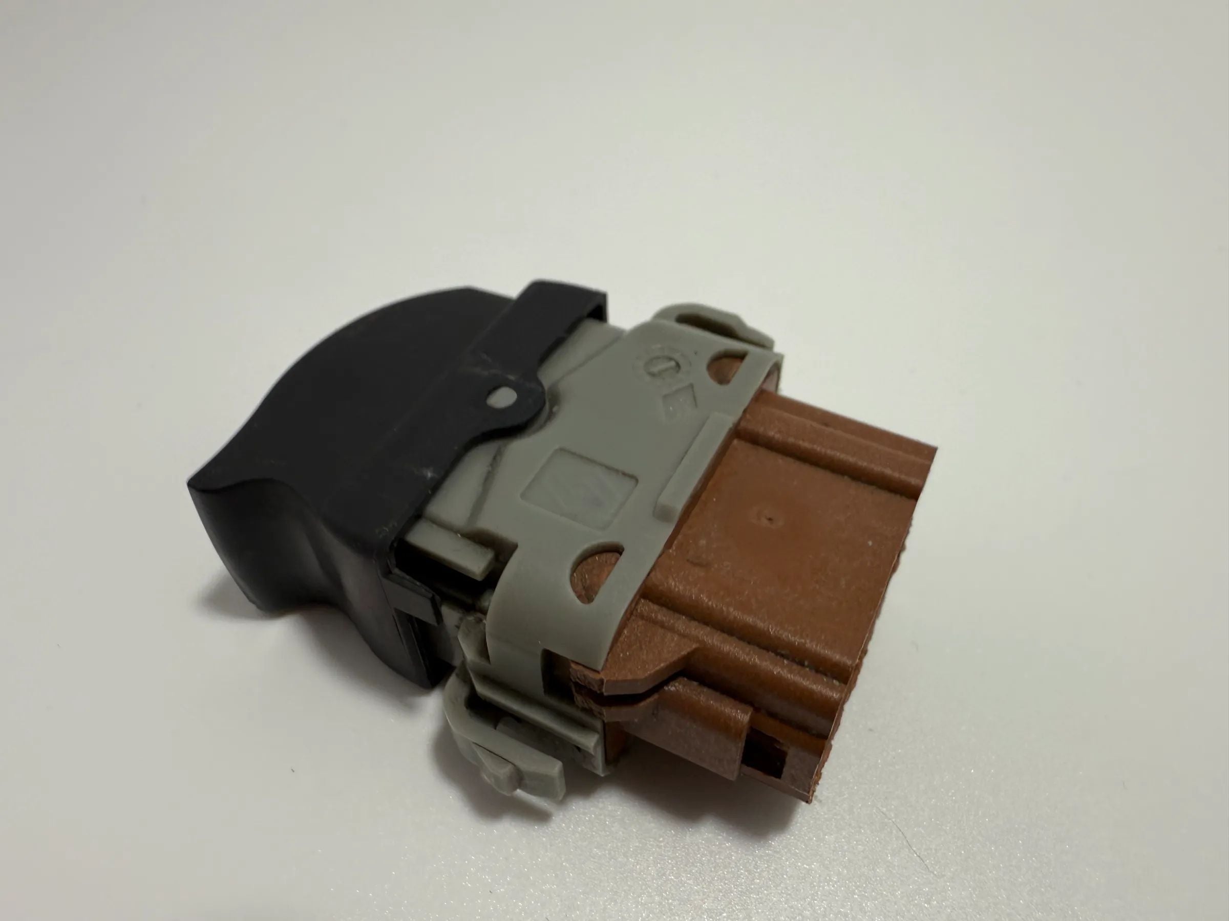 Original RENAULT CLIO III (BR0/1, CR0/1) Interruptor Elevador de Vidro Castanho 2808203