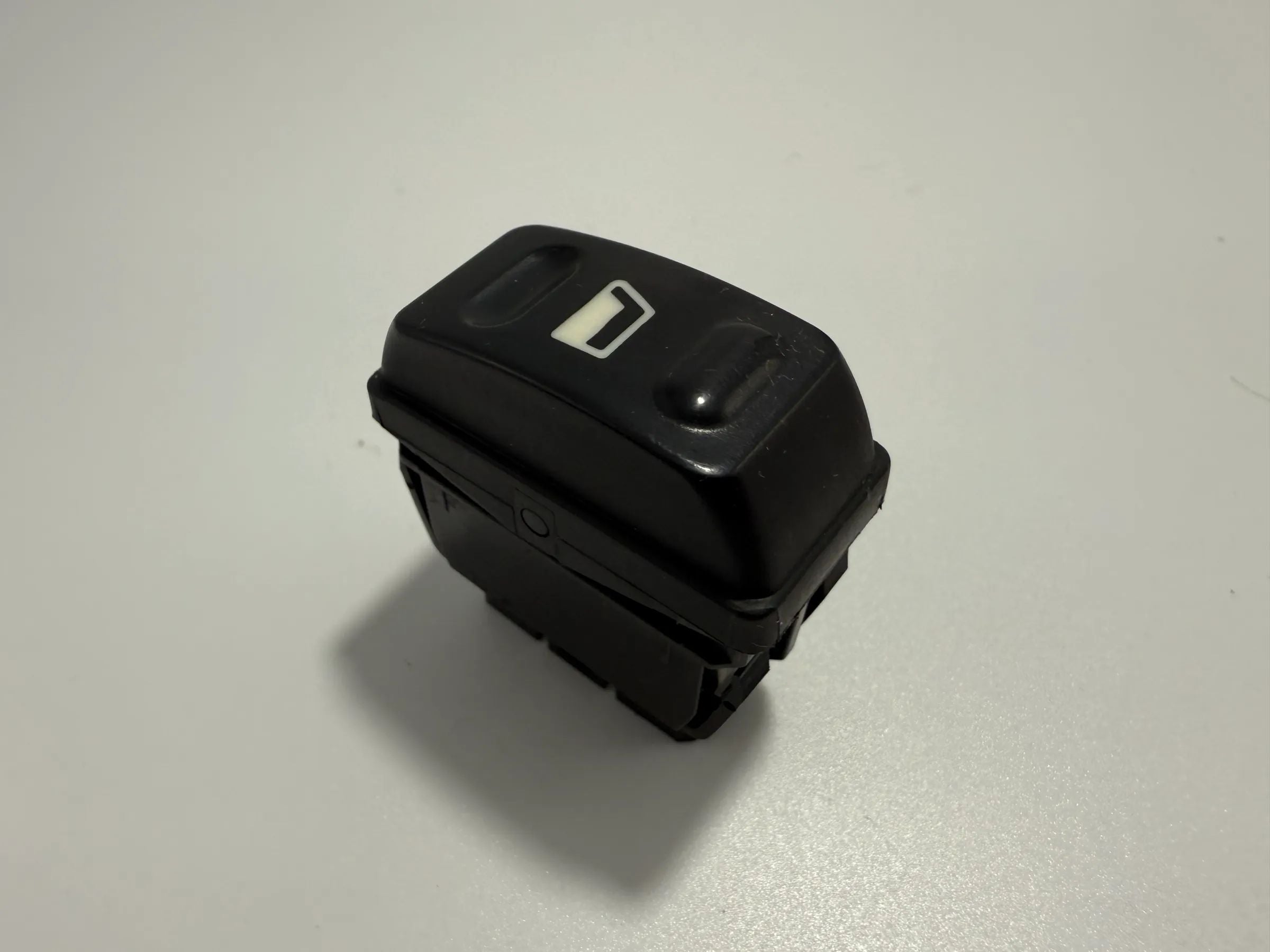 純正Citroen C Xsara Picasso ウィンドウスイッチボタン DAV 22681 4329