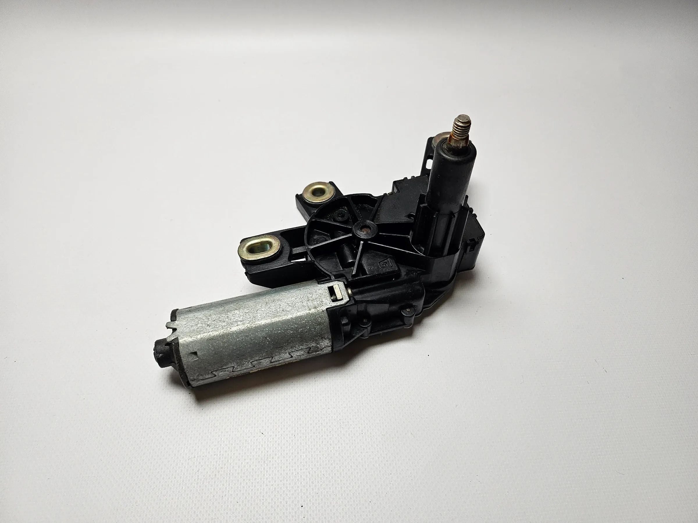 Moteur d'essuie-glace arrière Orig Mercedes Benz W168 W414 1688200442