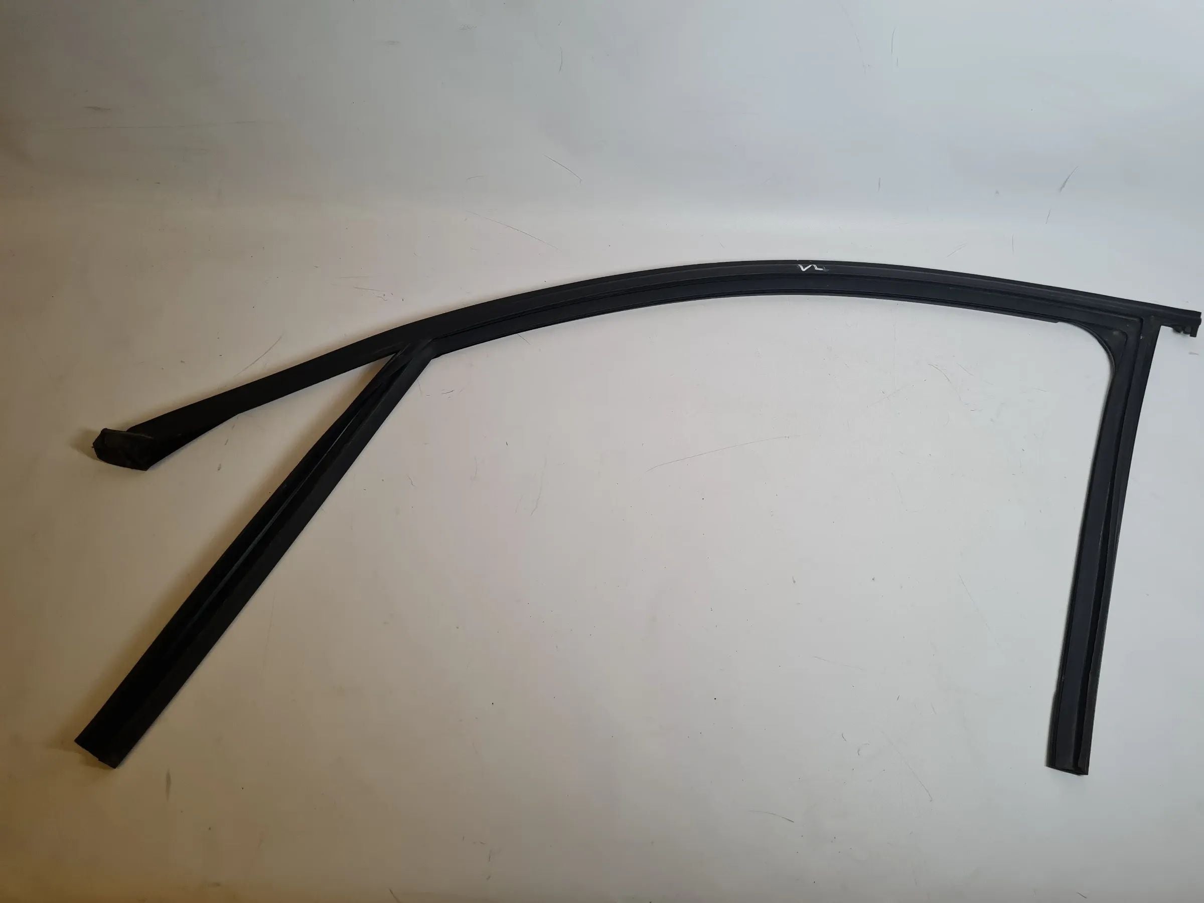BMW 3er Touring E91 Fenster Dichtung Gummi Vorne Links 16850 Original