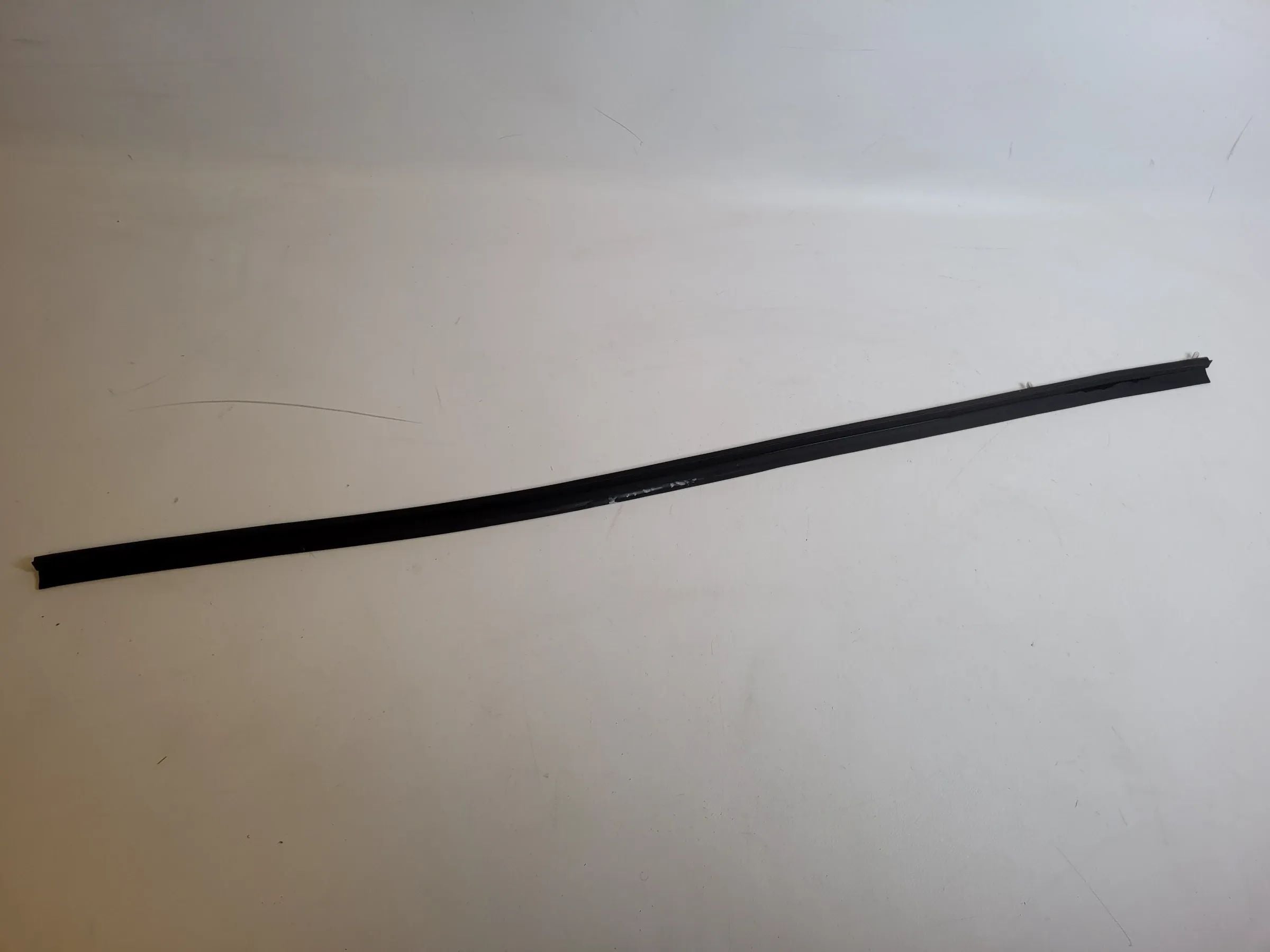 BMW 5er Touring E61 Dichtung Gummi Türgelenk Vorne Rechts 7033790 Original