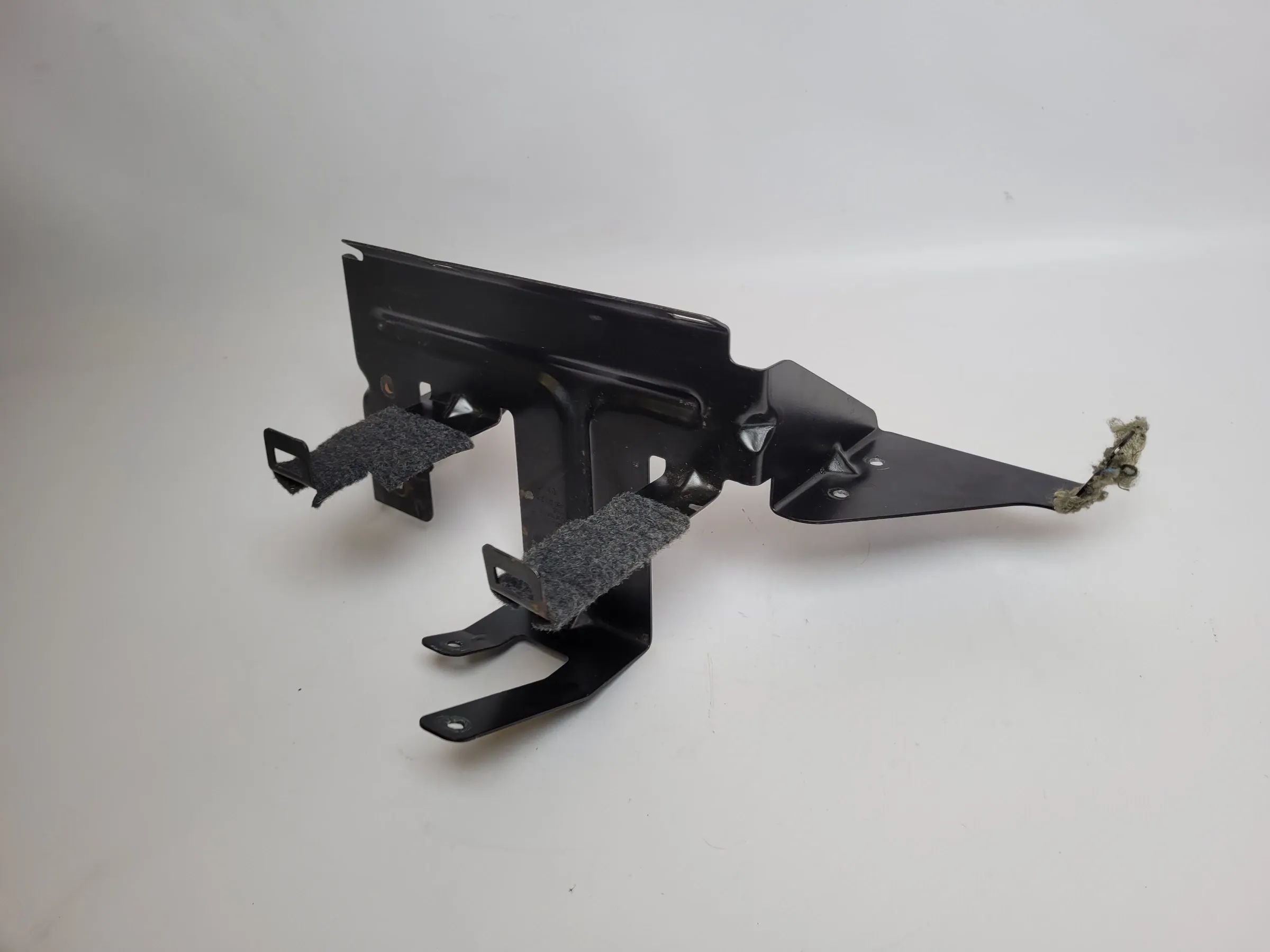 Audi A6 (4B2/4B4) Halterung / Befestigung 4B5011215A Original