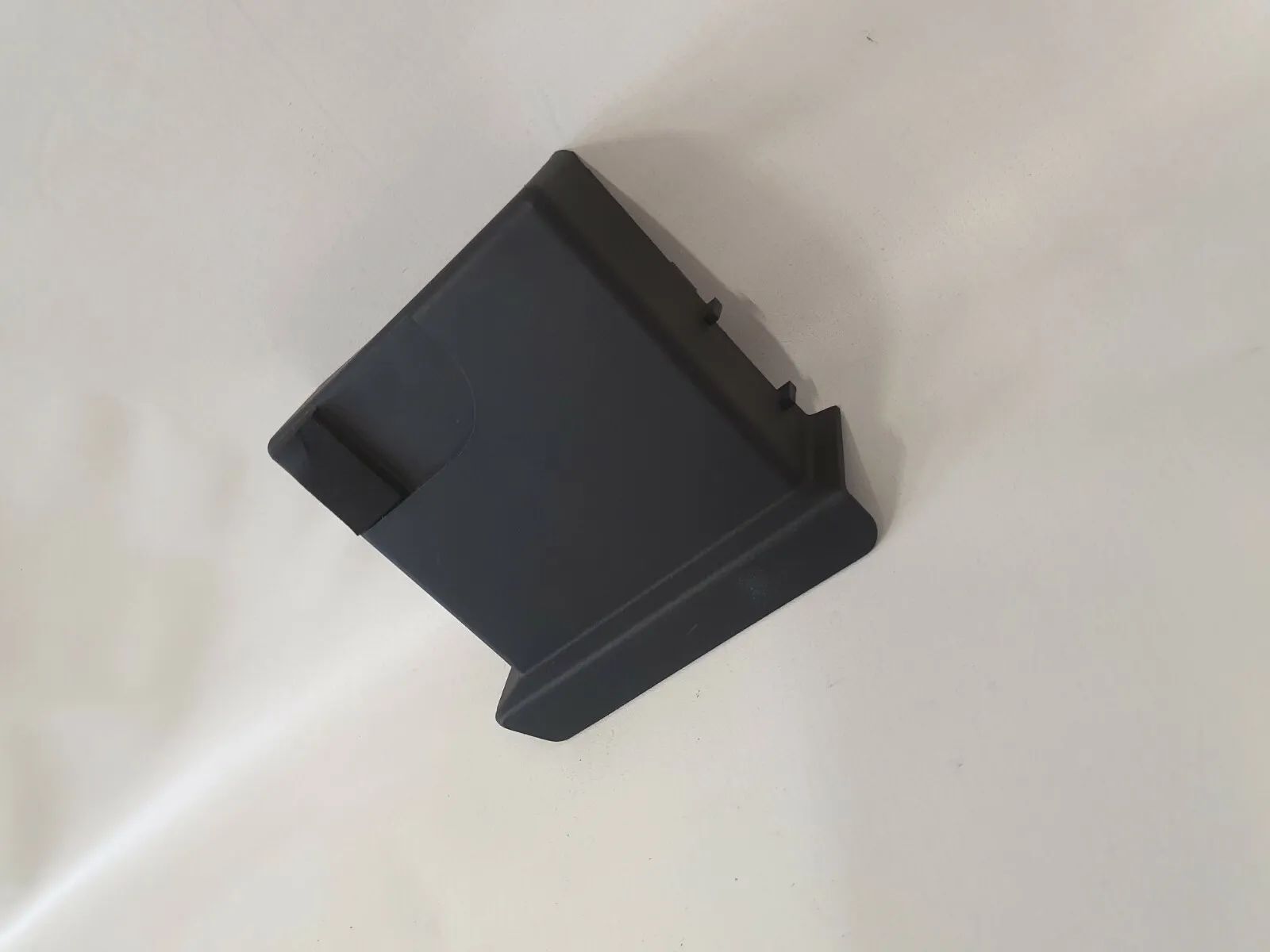 Control unit body computer compartment cover 8200060212C Renault 