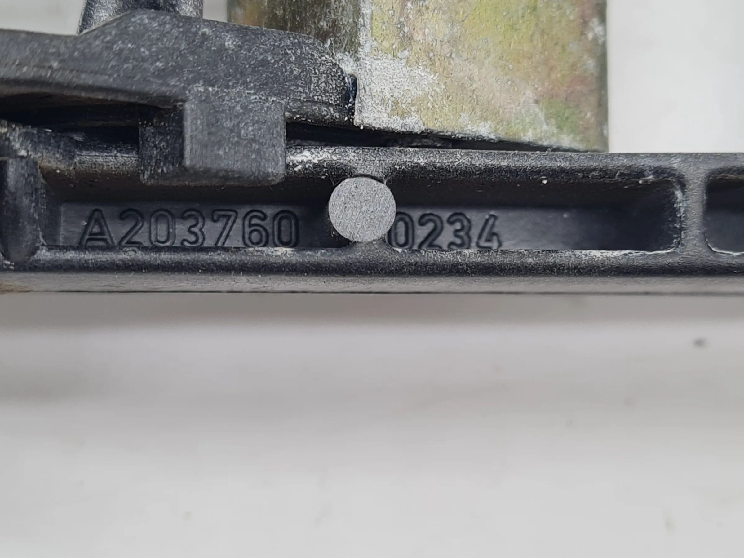 Original Mercedes-Benz C-Klasse (CL203) Türgriff Mechanismum Rechts, A2037600234
