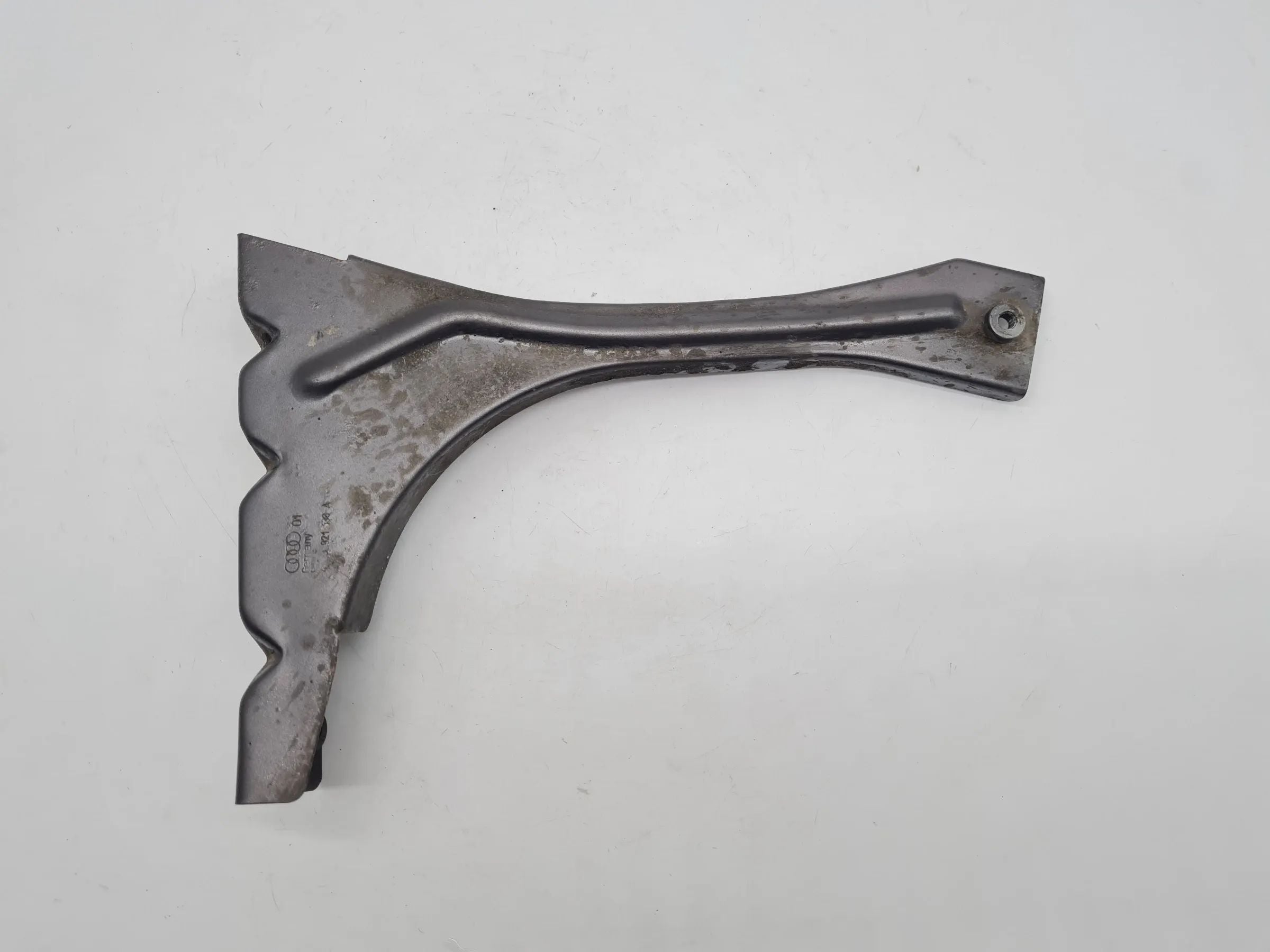 Original Audi A6 (4B2/4B4) Halterung Kotflügel Rechts Vorne 4B0821136A