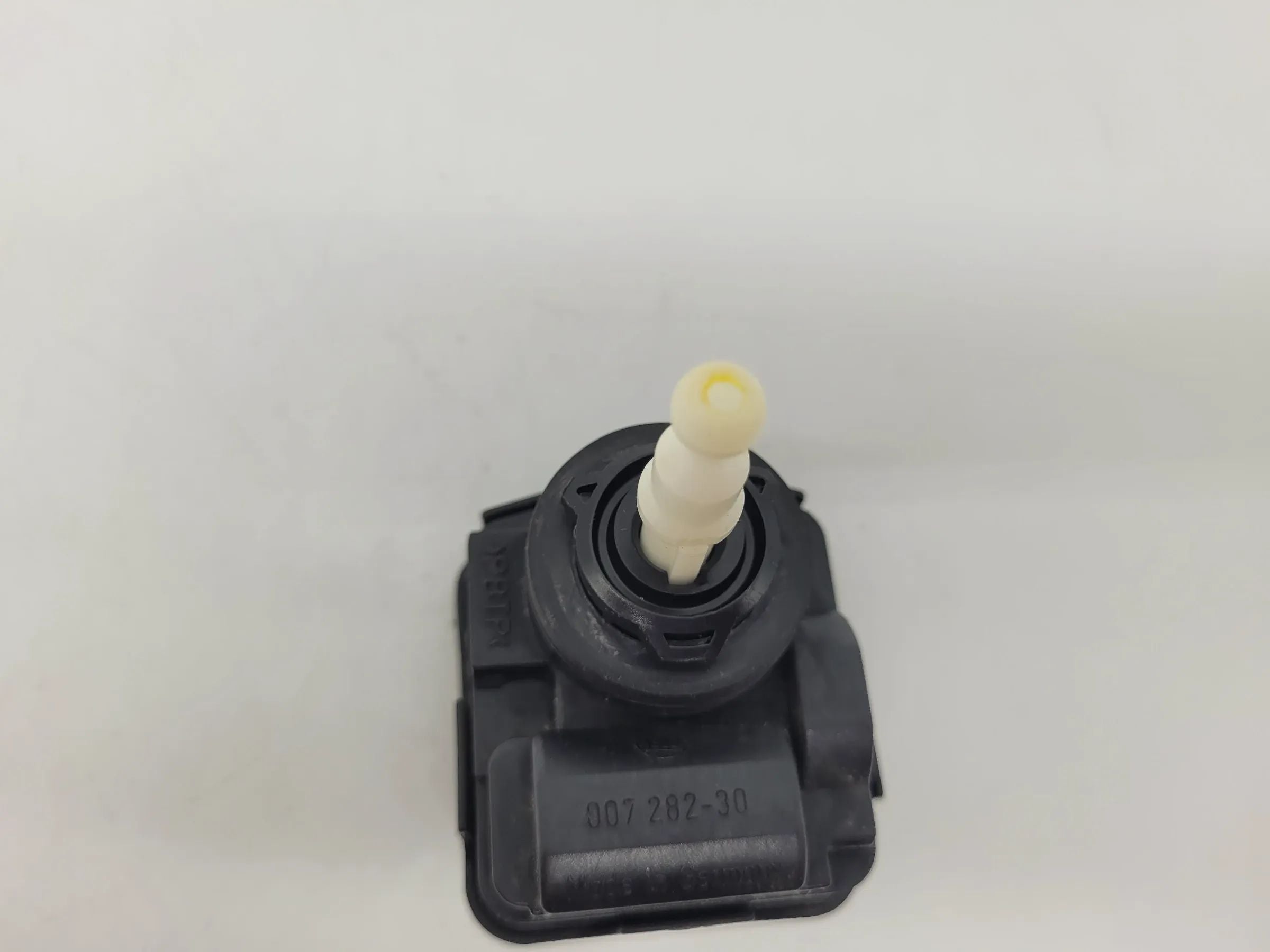 Opel Omega B V94 Scheinwerfer Stellmotor LWR L/R 90492832 (Original)