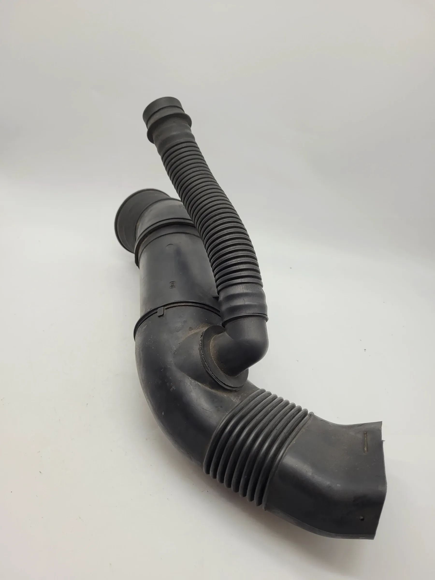 BMW 5er Touring E39 Ansaugrohr Ladeluftschlauch 7786221 Original