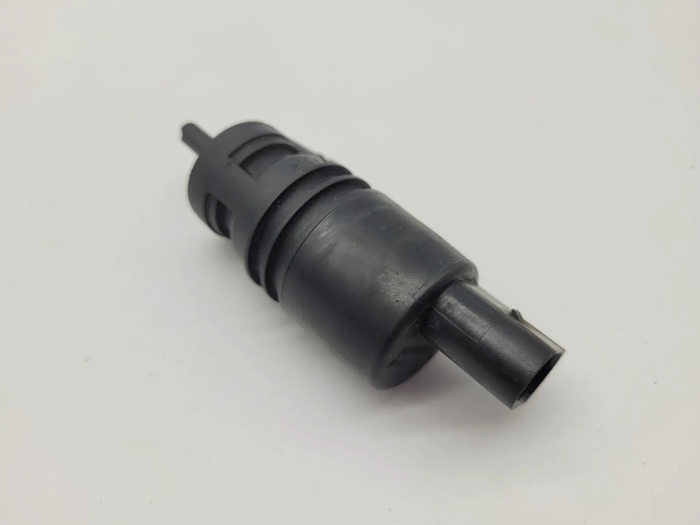 BMW 5er Touring E39 Waschwasserpumpe Pumpe 3020175 Original