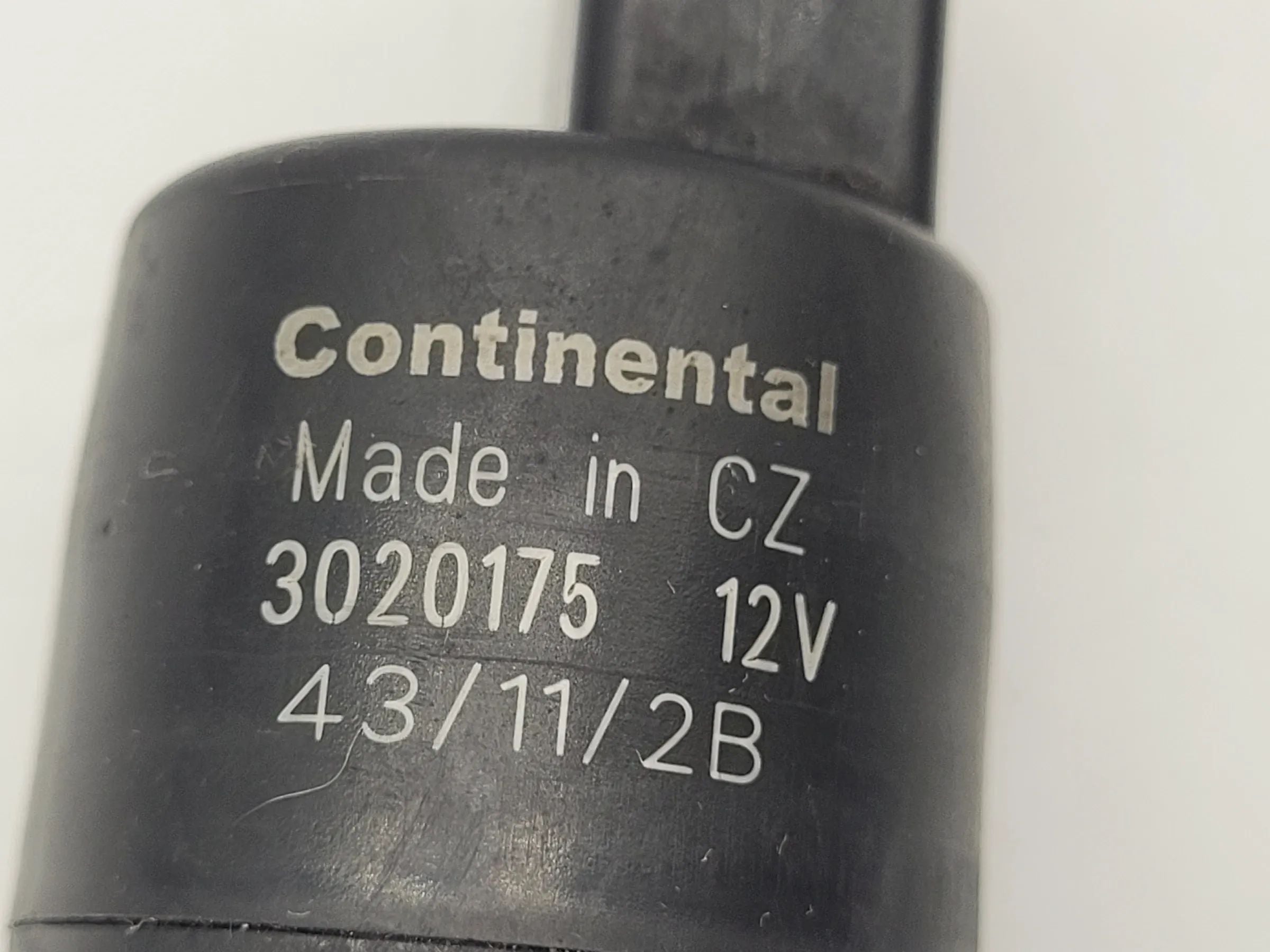 BMW 5er Touring E39 Waschwasserpumpe Pumpe 3020175 Original