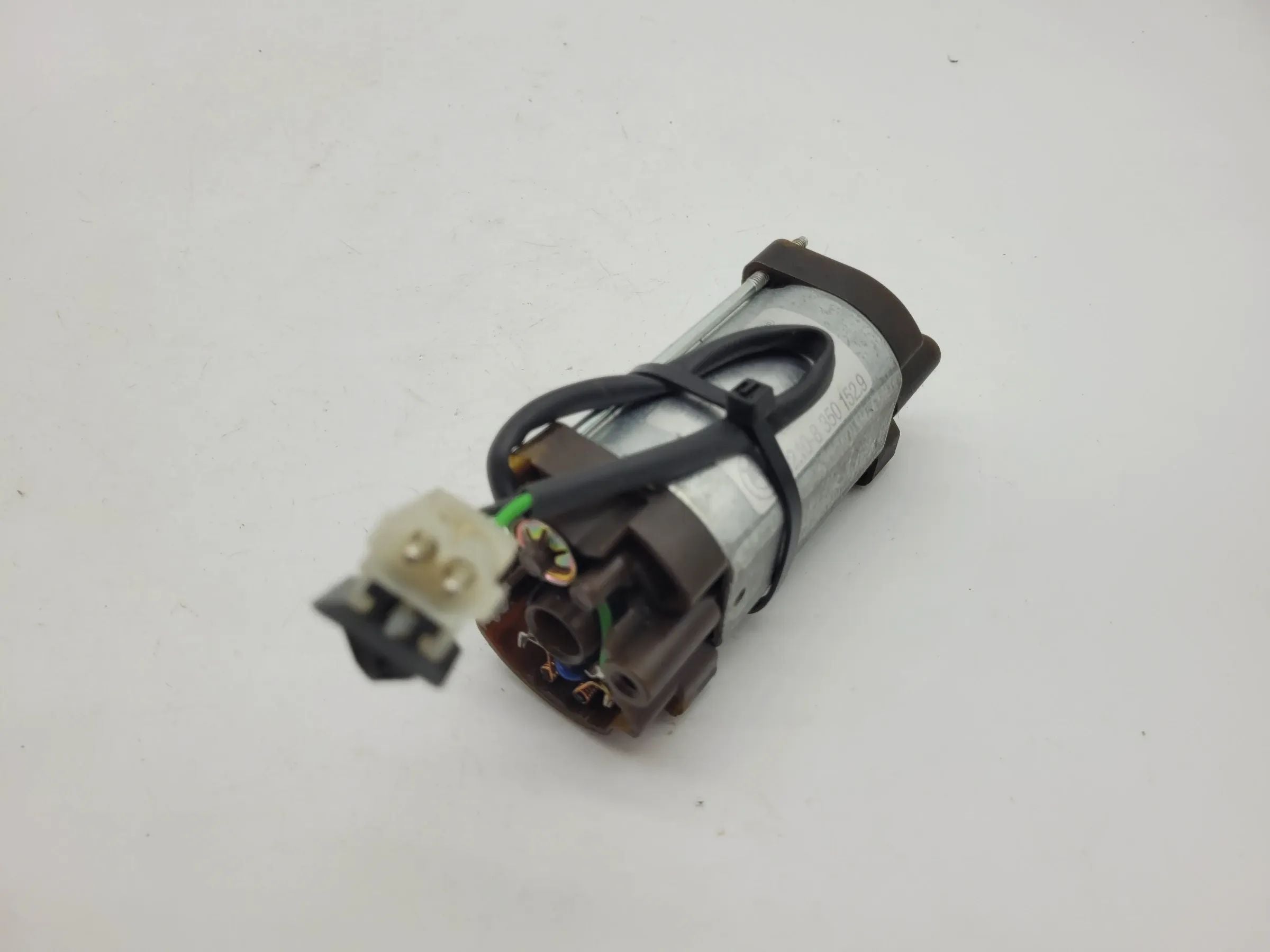 BMW 7er E38 Stellmotor Sitzverstellung Untergestell R/L 52.10-8350152.9 Original