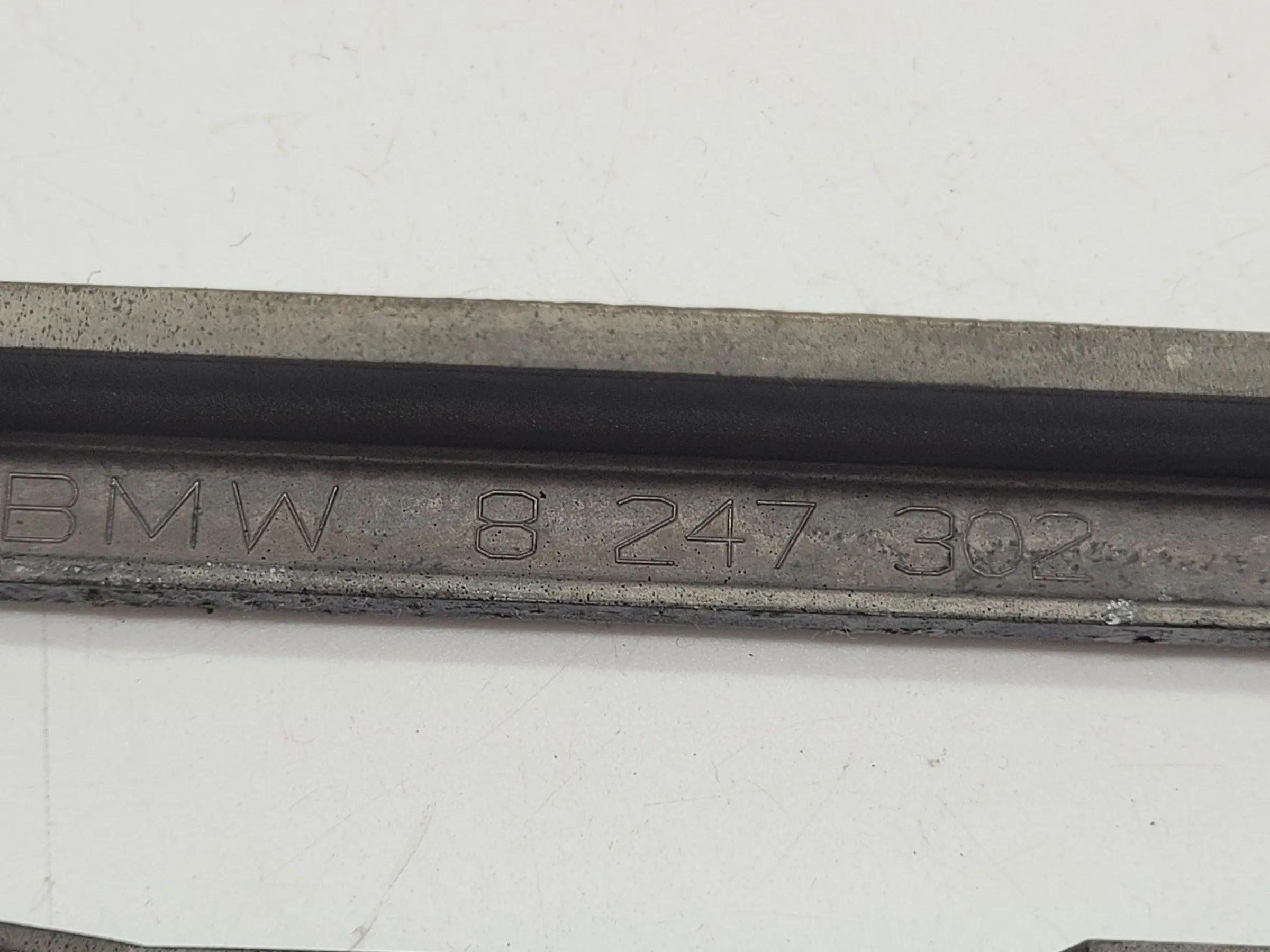 BMW 5er Touring E39 Mittelkonsole Einbaurahmen Blende 8247302 Original