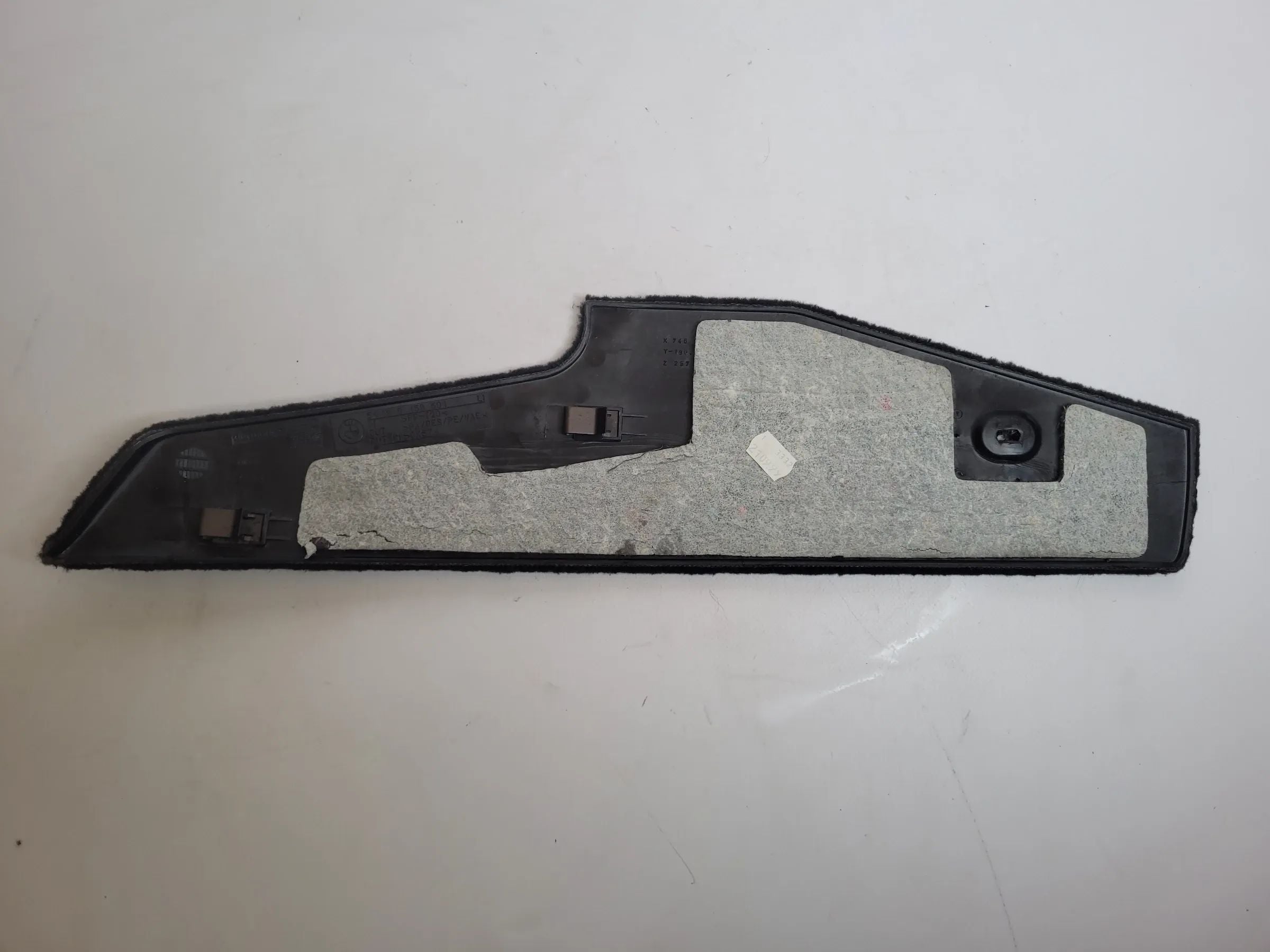 BMW 5er Touring Mittelkonsole Verkleidung Teppich Links 51.16-8159691 Original