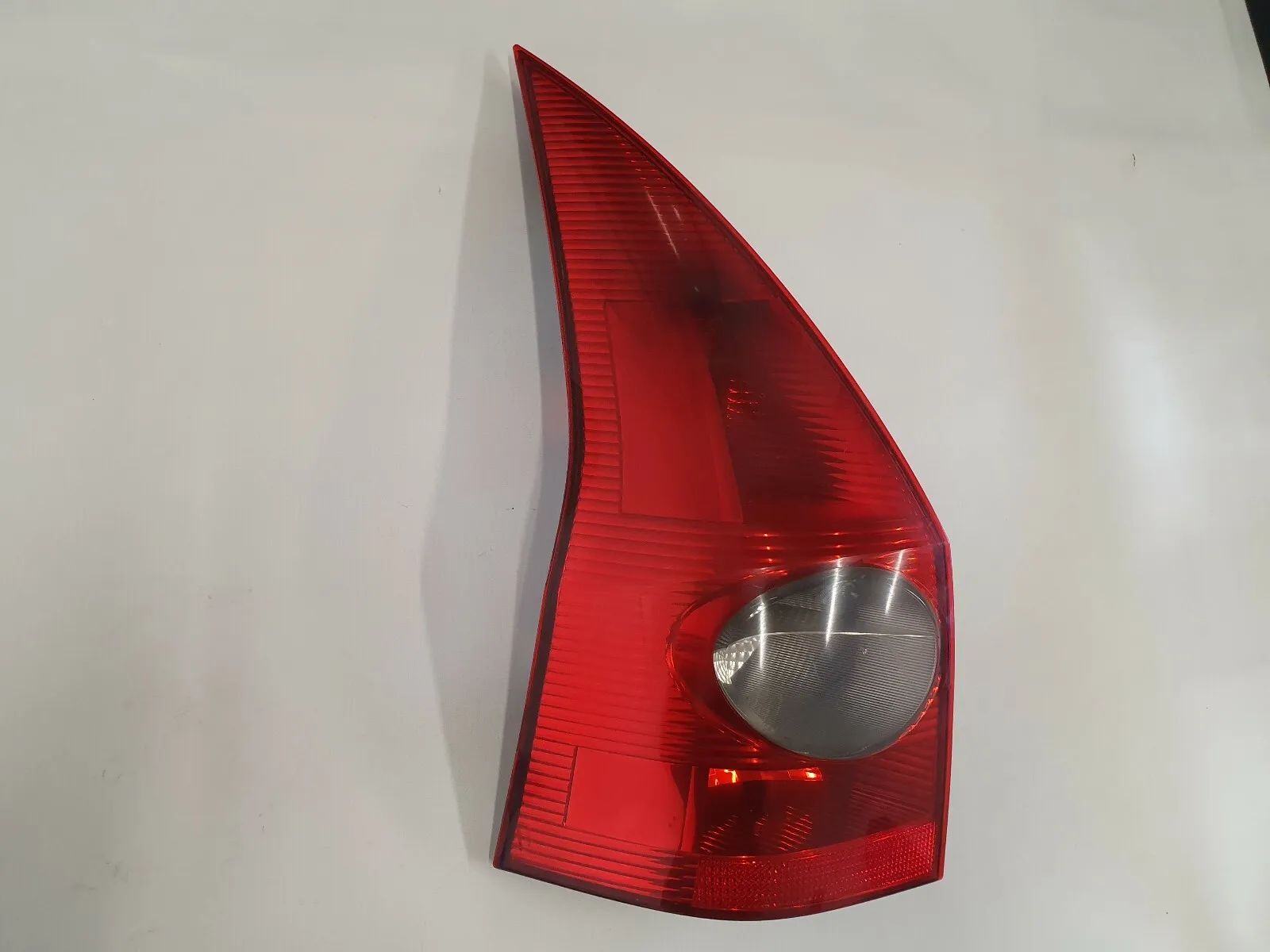 Heckleuchte links Rückleuchte Renault Megane Kombi TeileNr. 8200142684 K23