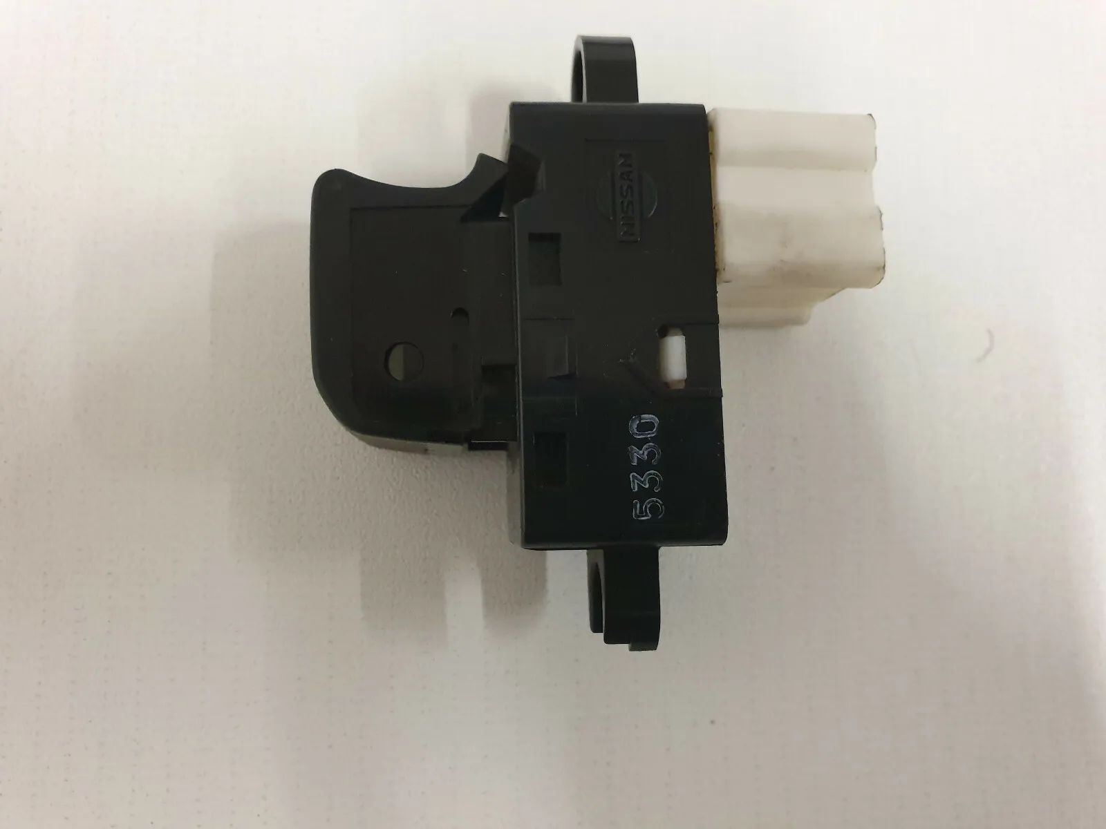 nissan micra K12 Bj05 fensterheberschalter rechts vorne schalter knopf 5330 K17