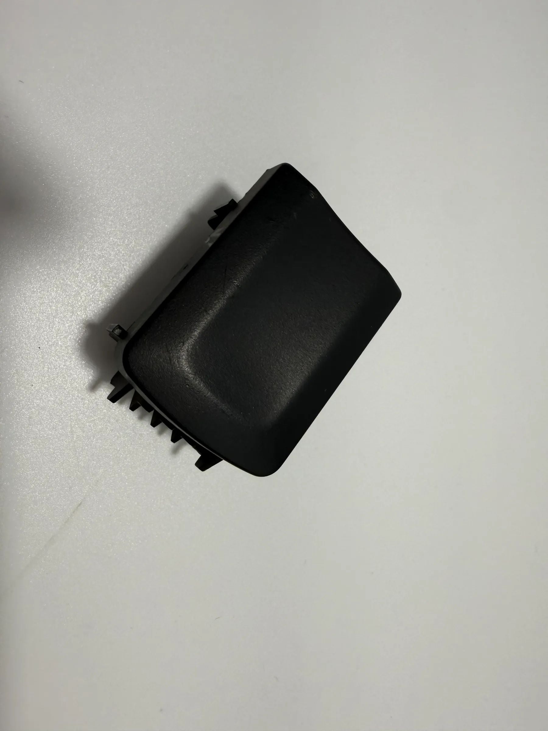 Oryginalna Audi A3 8L Ramka Przełącznika Przycisku Zakrywkowego Dummy 8L0941515A