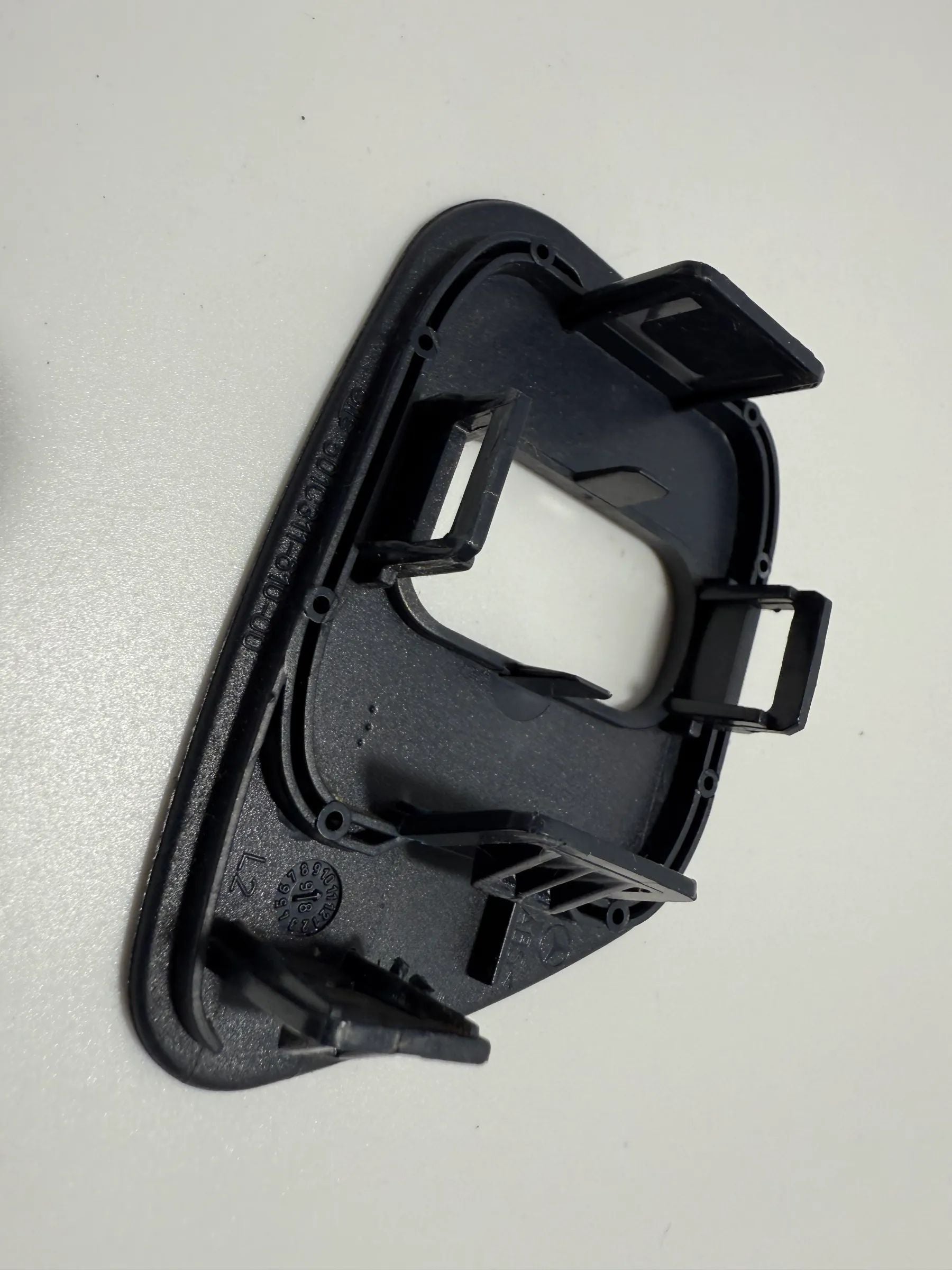 Original Mercedes-Benz E-Class W210 window regulator cover left 501C311-610-00 