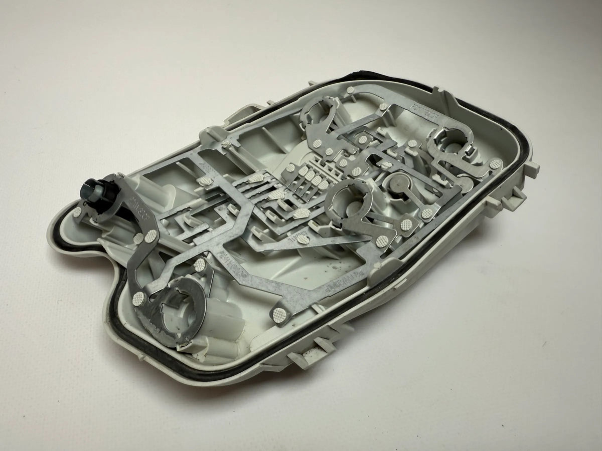 Oryginalny uchwyt lampy tylnej Audi A6 (4F2/C6) 436271L
