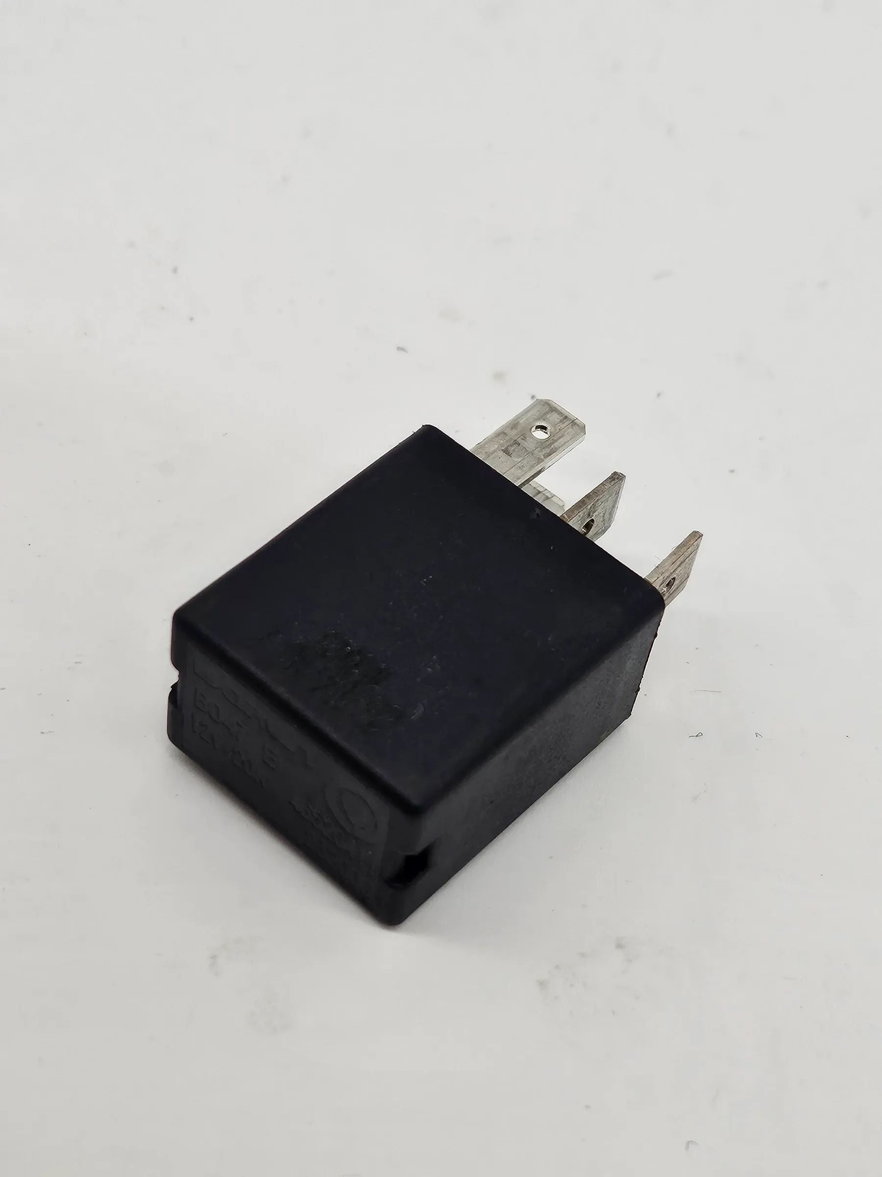 Alfa Romeo 147 (937) Relay Working Relay Contact Relay BLACK B047 46520411 
