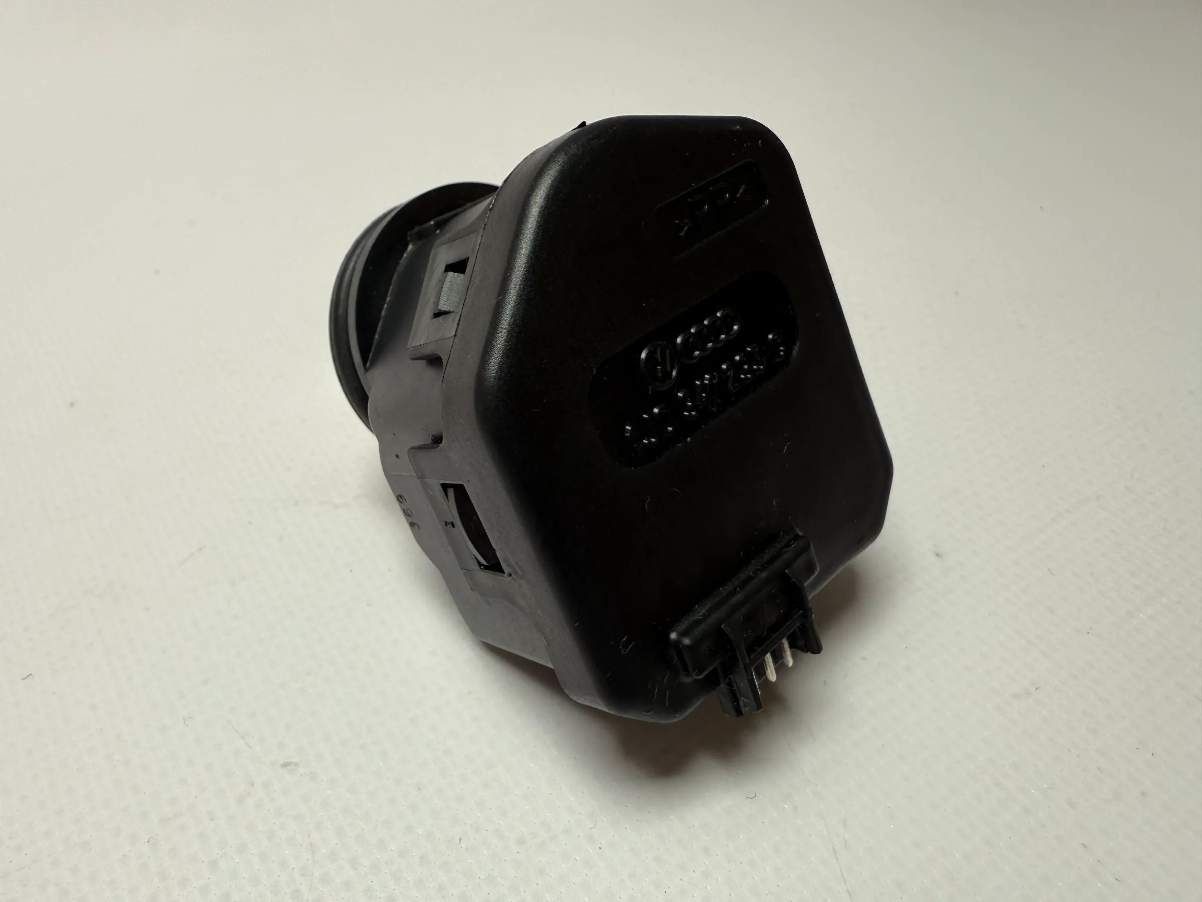 Оригинальная регулировка уровня света фар VW AUDI SEAT и др. LWR галоген HELLA 1J0941295C