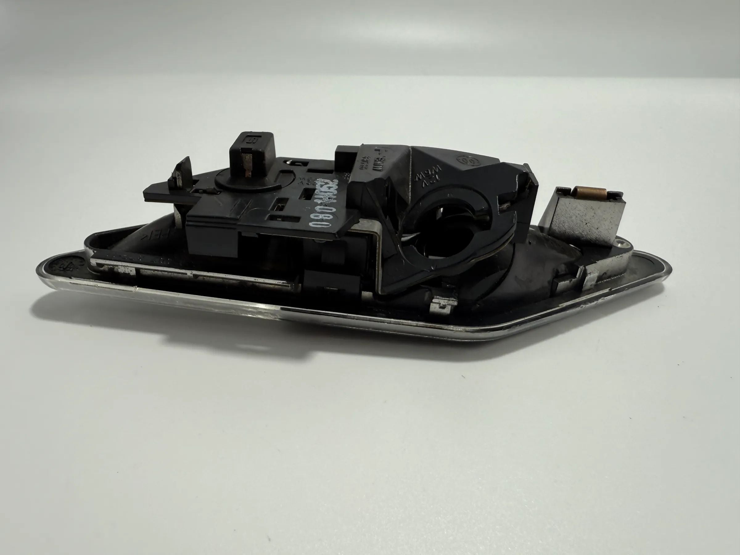 Оригинальная внутренняя лампа чтения BMW 3 серии (E46) задняя левая 8375585