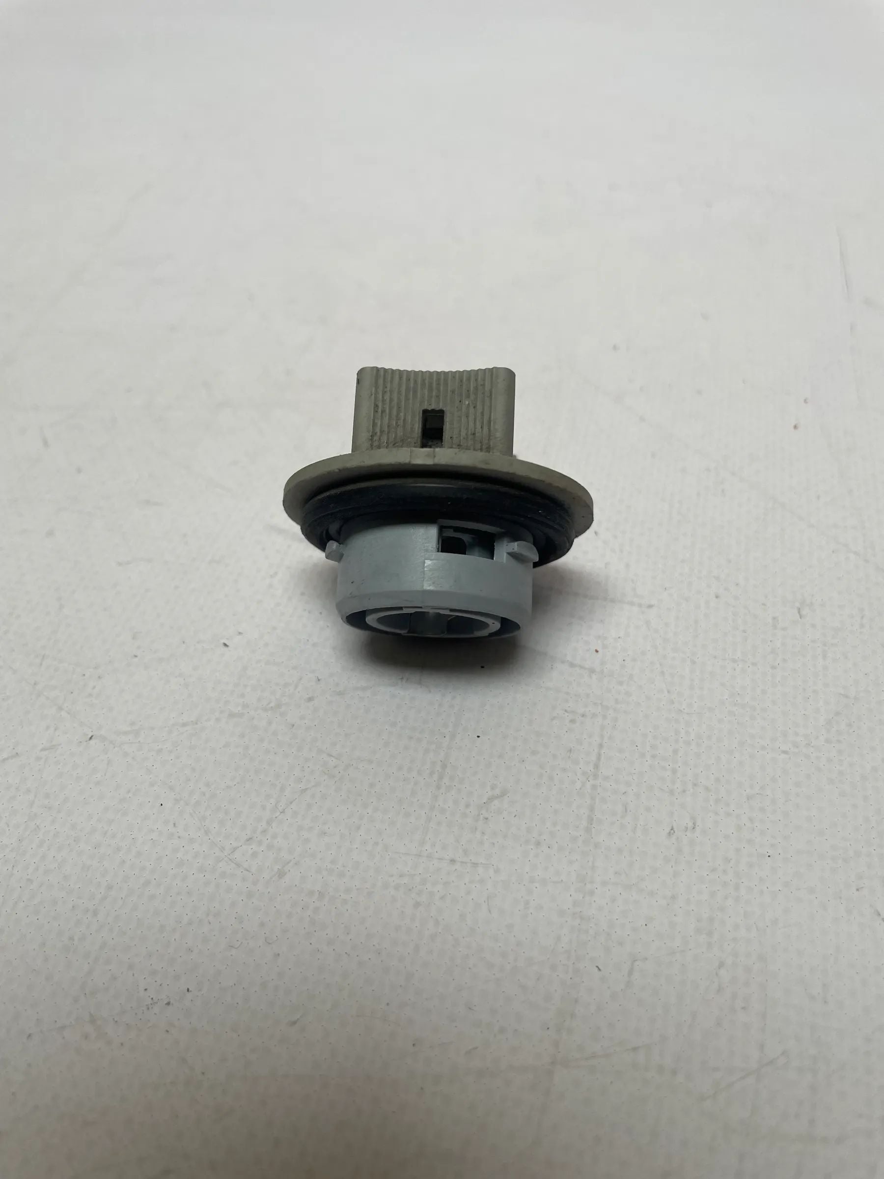 Original Ford Fiesta III 3 Courier Mazda 121 (GFJ/DB) Lampenträger  139807