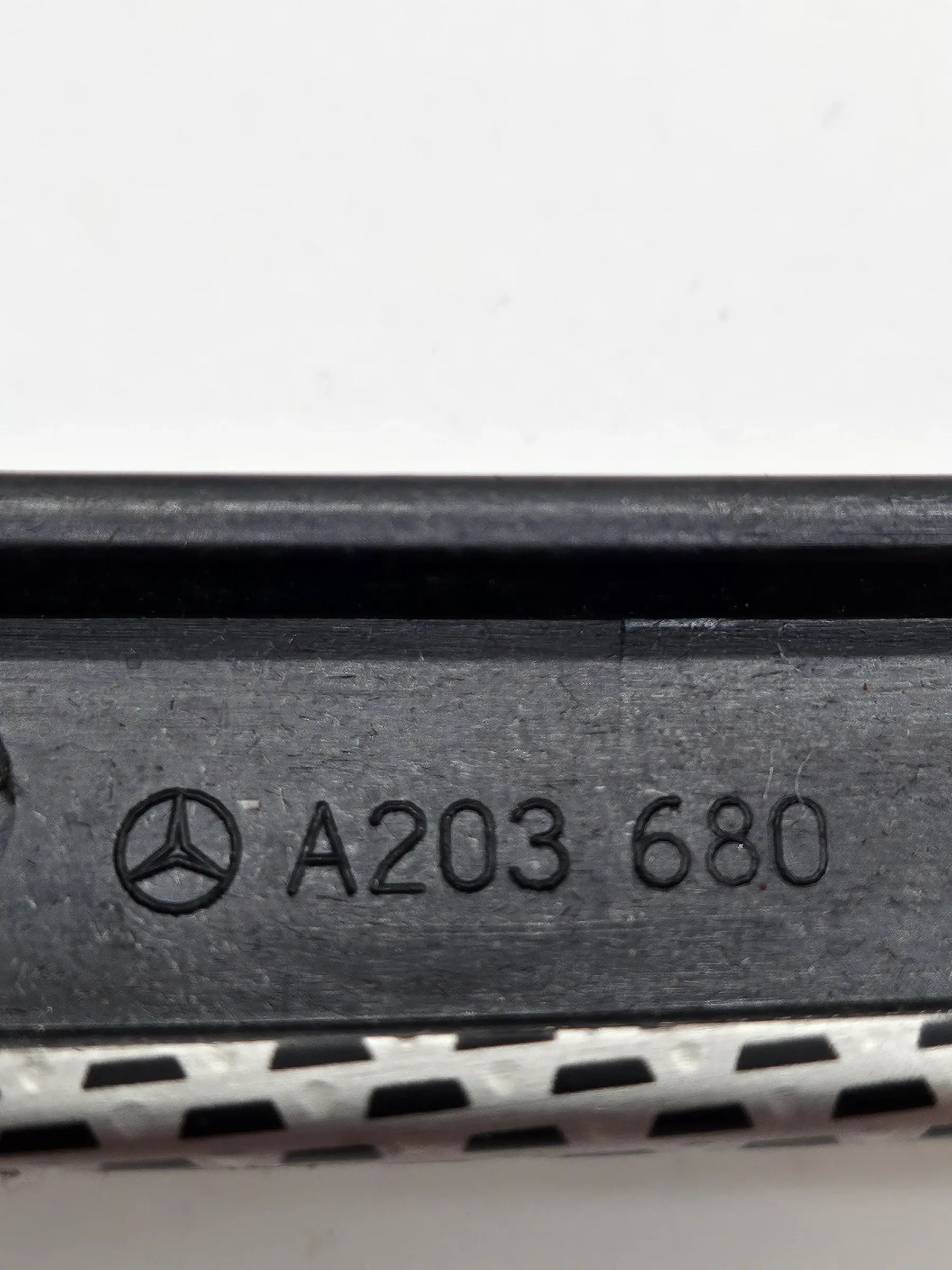 Original Mercedes CL203 S203 W203 Mittelkonsole Abdeckung Verkleidung A203680