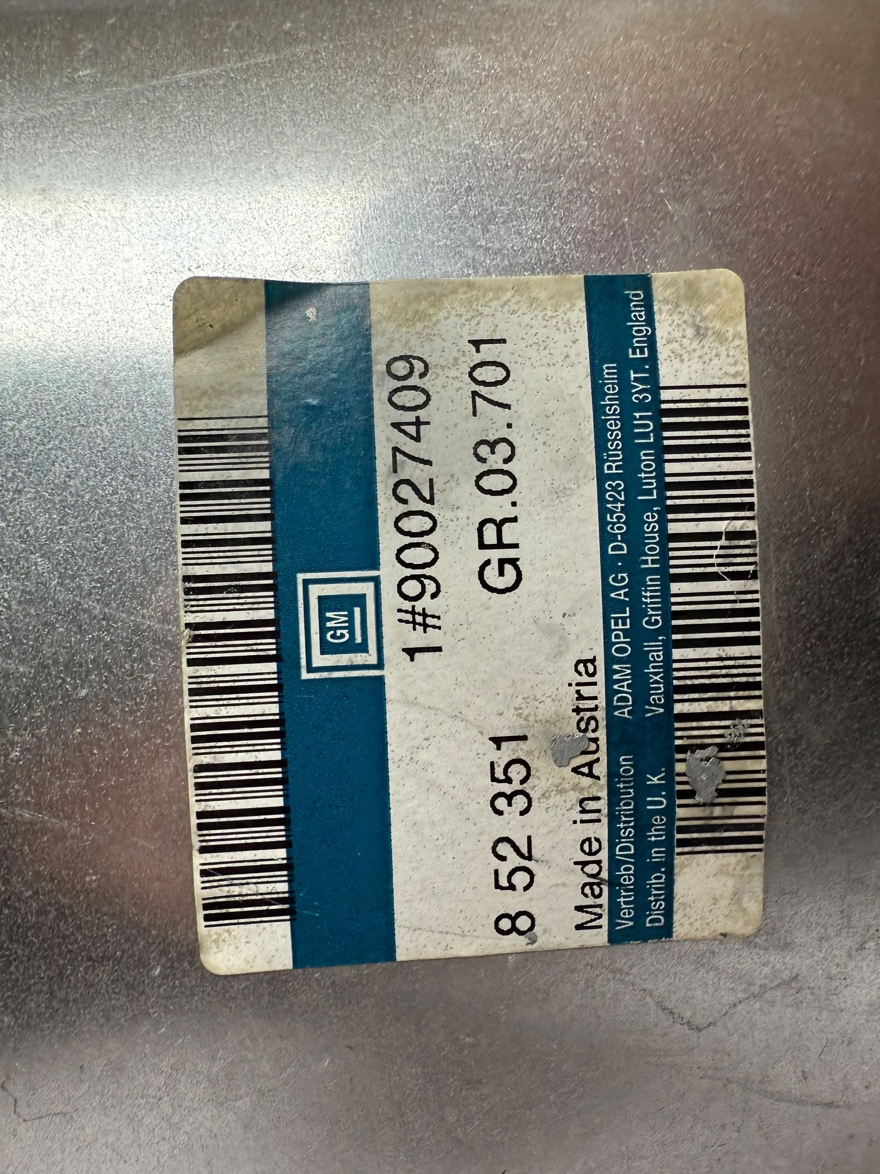 Oryginalny środkowy tłumik Opel Rekord E / Carlton MK 90027409