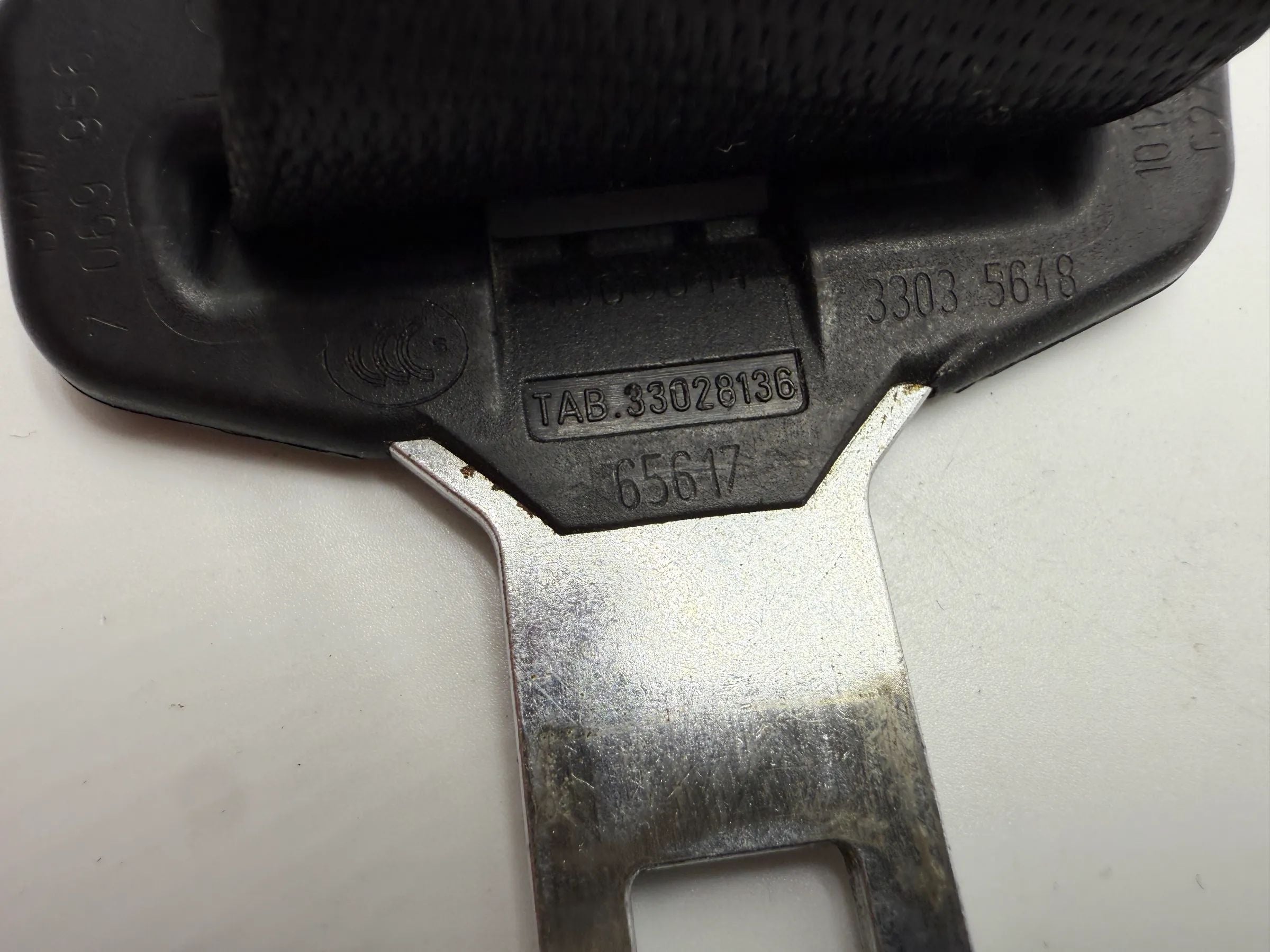 Orijinal BMW 116i (E81,E87,E90/E91) Ön Sağ Emniyet Kemeri 330598492