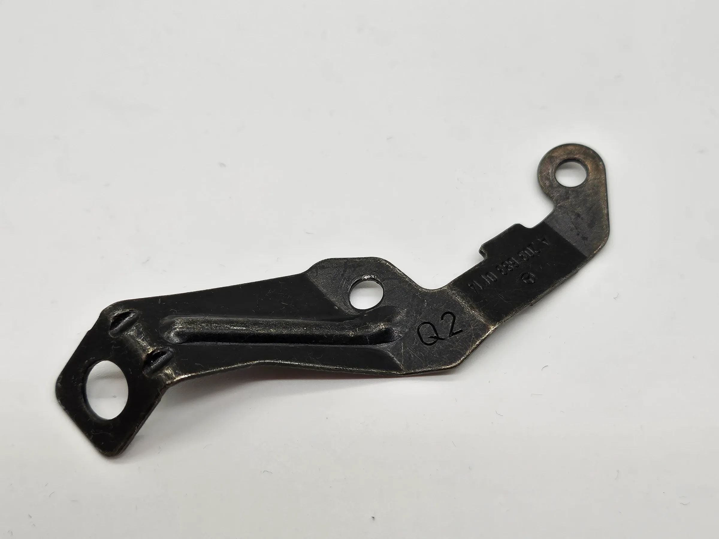 Mercedes-Benz C 180 Klammer/-Halter Mittelkonsolen Abdeckung Rechts A2036830114