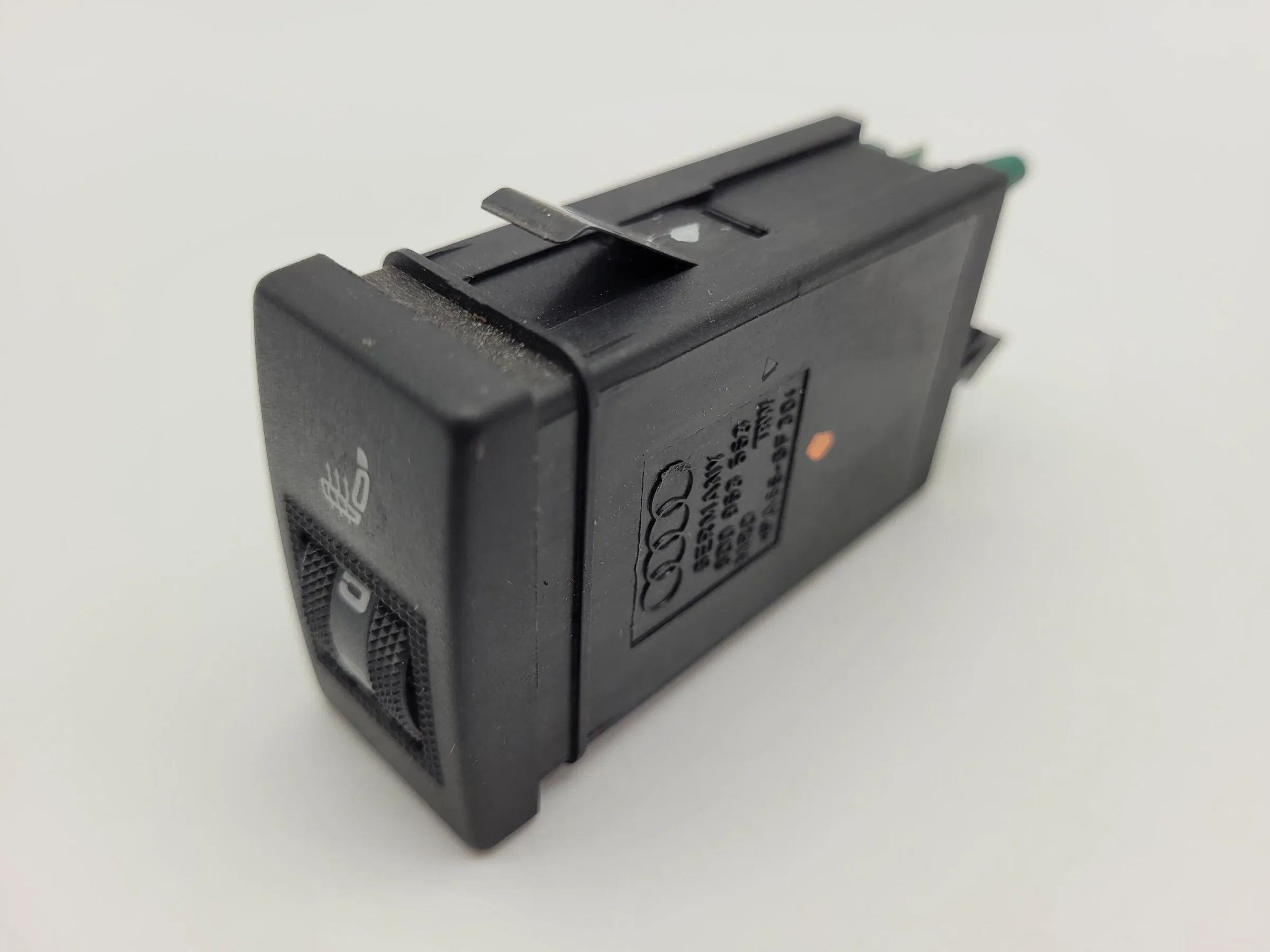Original AUDI A4 (8D2/B5) Schalter Sitzheizung 8D0963563