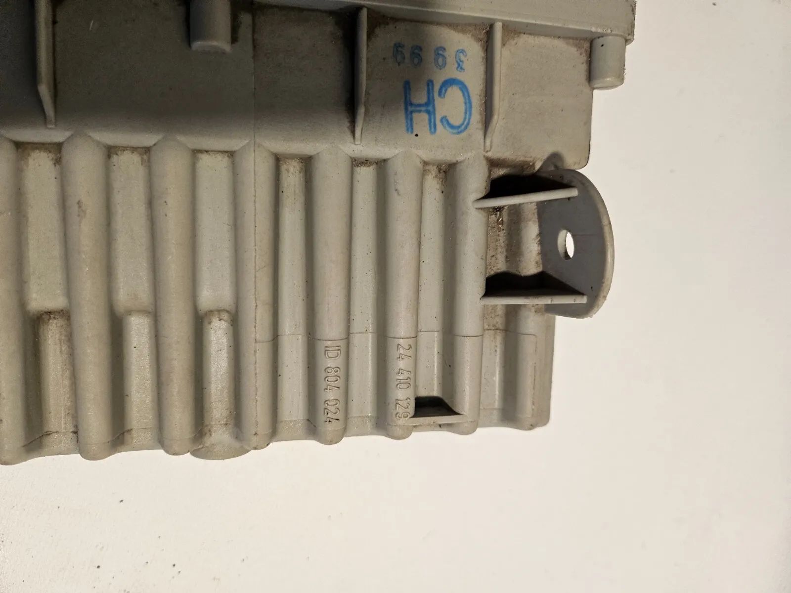 oryginalna jednostka sterująca ECU moduł Opel 24410129 CH4099