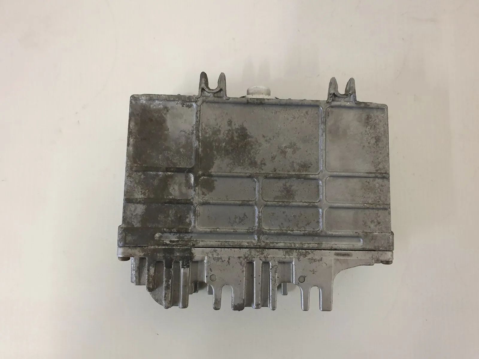 อะไหล่แท้กล่องควบคุมเครื่องยนต์ 030906027E VW Polo 6N 1.4 44KW/60PS ปี 1997 0261203931