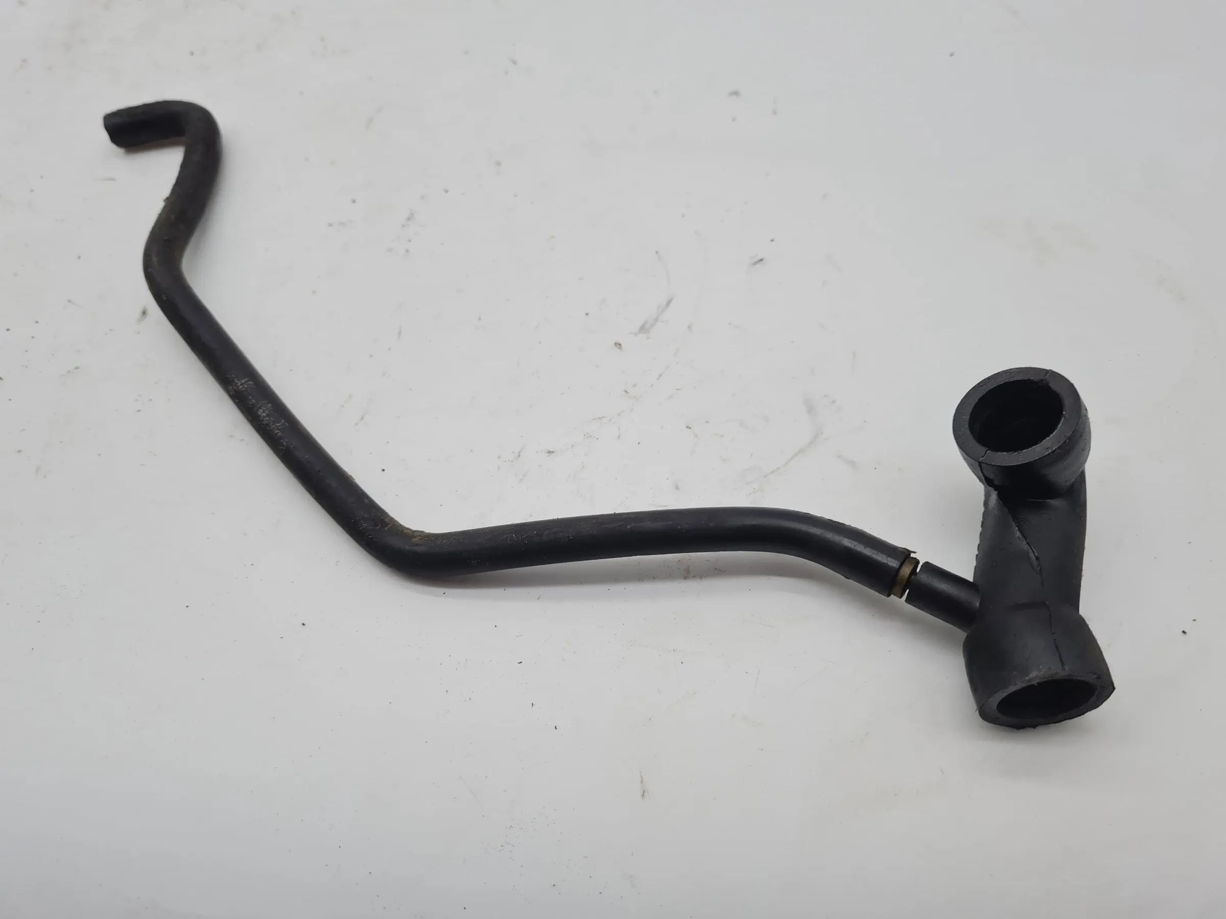 สายท่อยางกล่องเครื่องยนต์ Mercedes C-Klasse CL203 ของแท้ M111.955 A1110182982