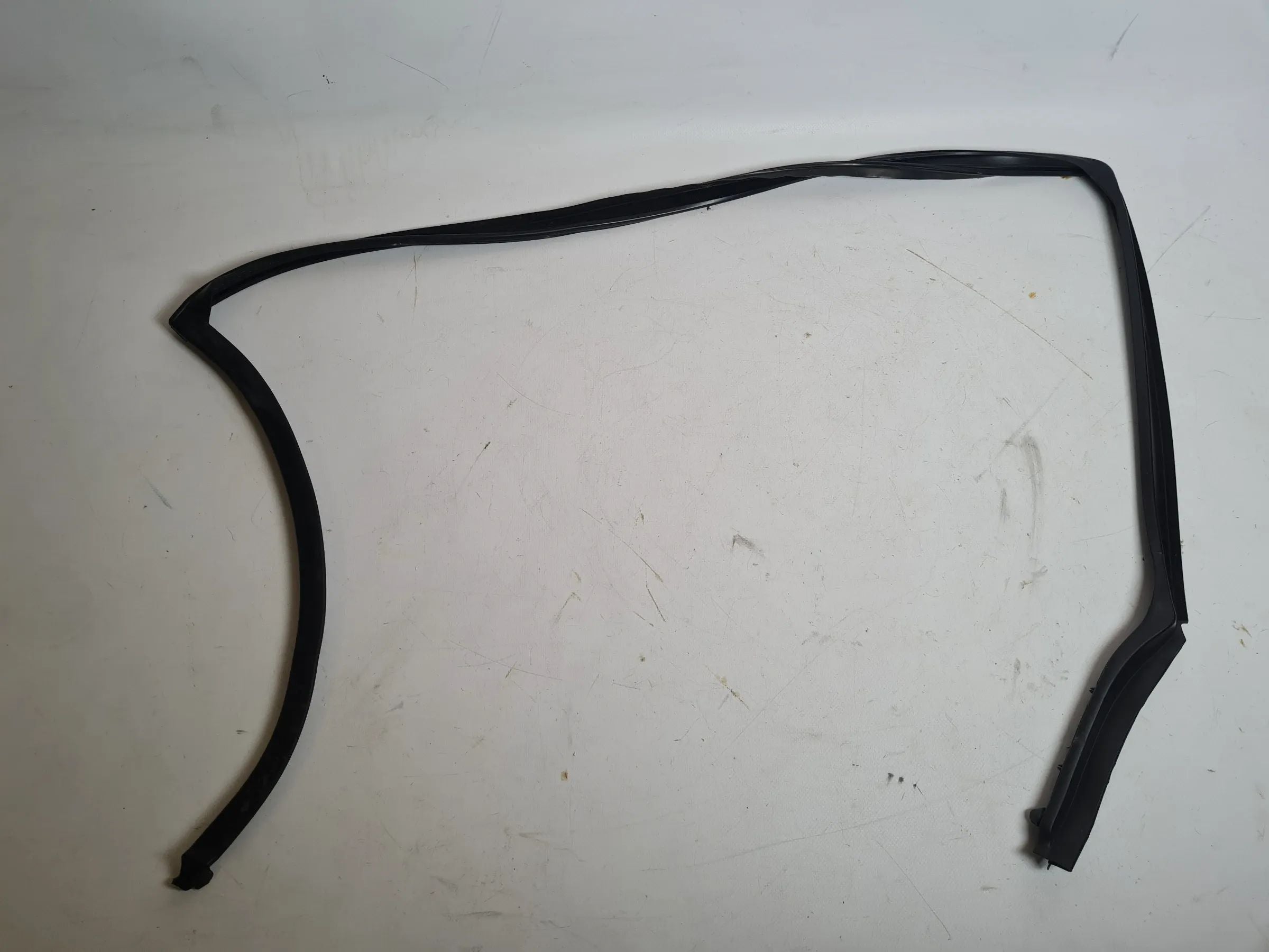 Junta original BMW Serie 5 (E60/E61) ventana puerta trasera derecha 7057448