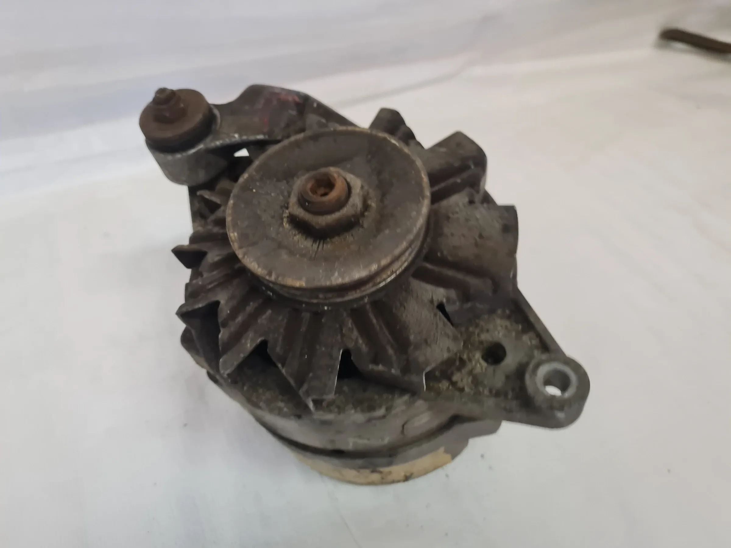 Original Opel Ascona B/Kadett E 1.3/1.6 Lichtmaschine 0290800062