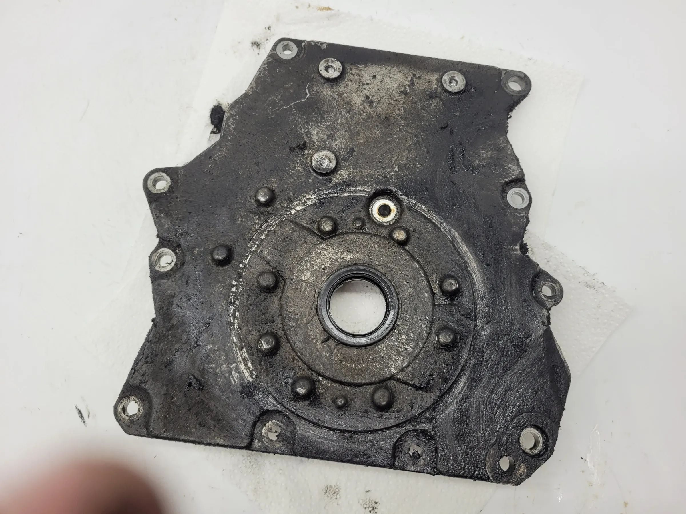 Original Mini One (R50/R53) Ölpumpe Deckel 04777838AA / 04693103AA