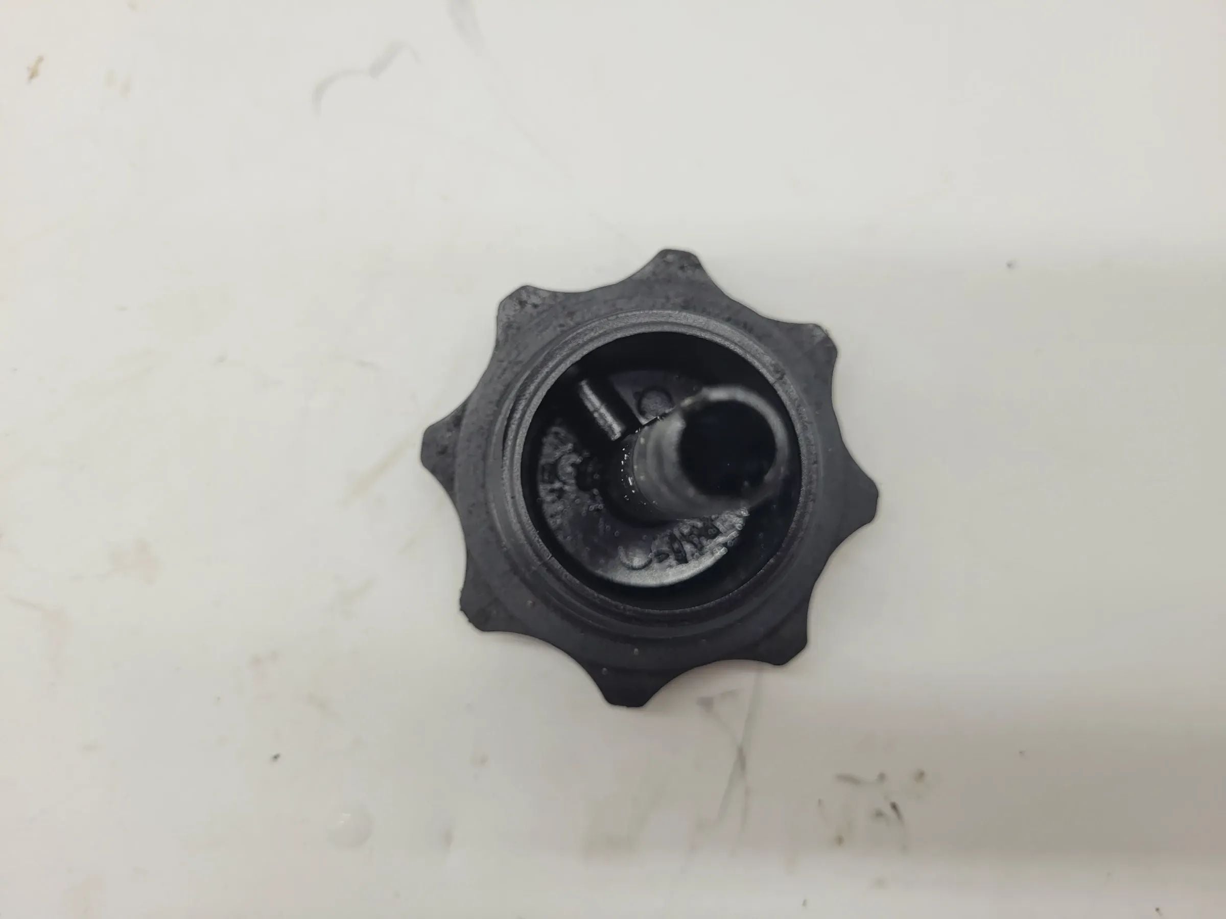 BMW E60 E87 E90 Verschlussdeckel Öleinfüllstutze Deckel Lenkung Pumpe 2122171