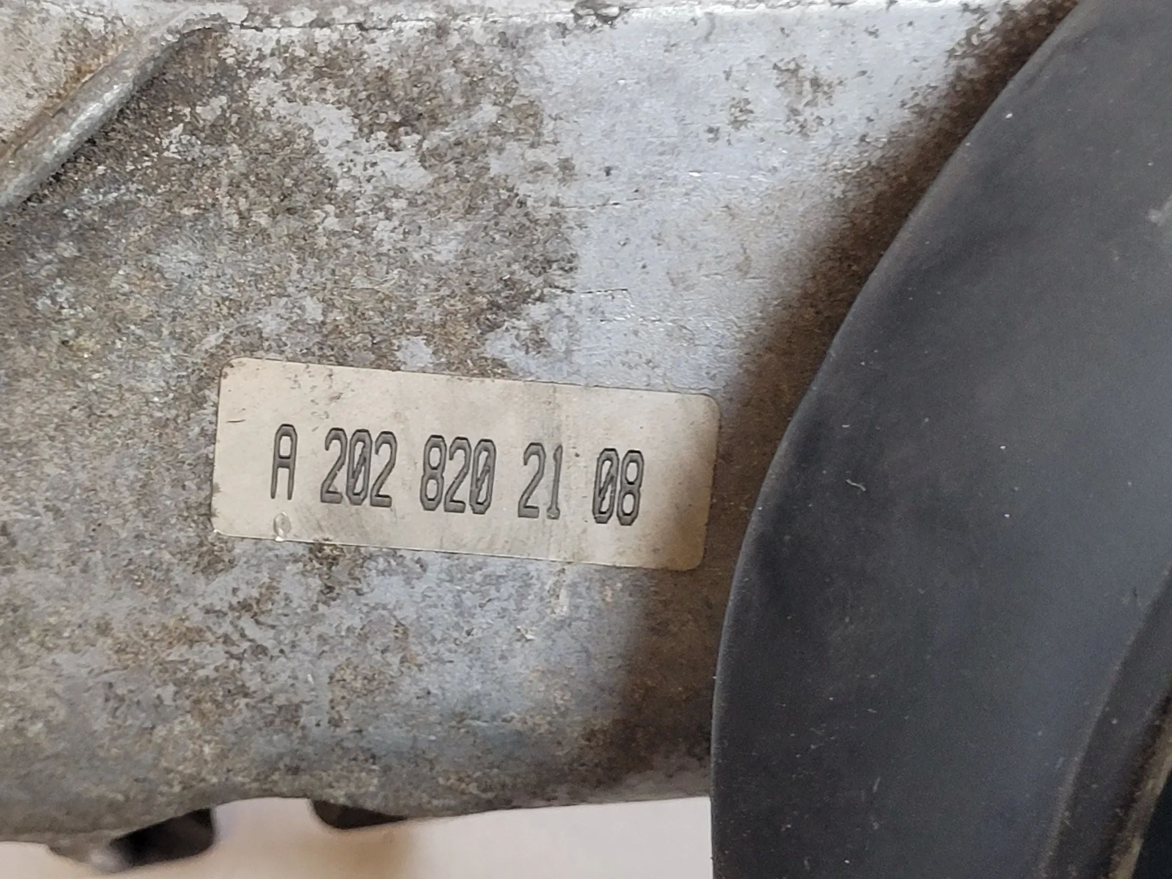 Original Mercedes-Benz C-Klasse Wischergestänge Wischermotor Vorne A2028202108