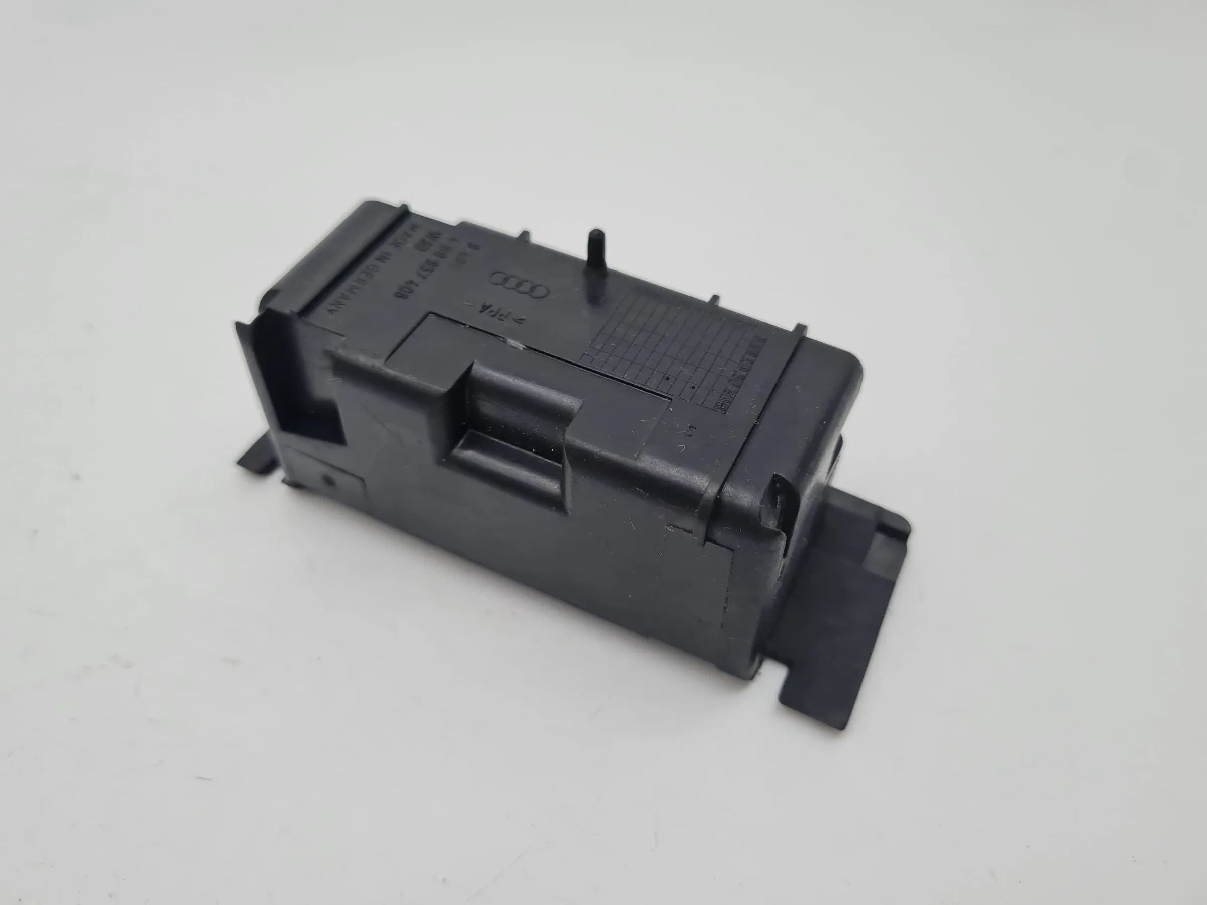Original Audi A6 (4B2/4B4) Aschenbecher Tür Hinten Rechts 4B0857406
