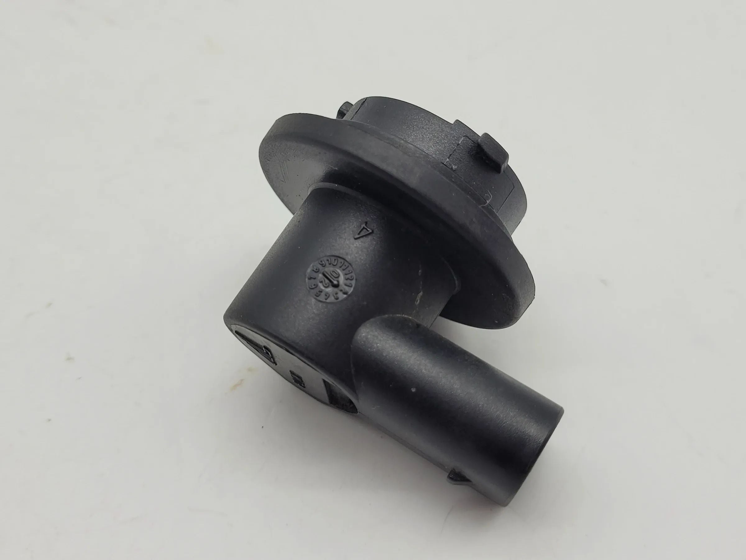 Original Mini One R50/R53 Lampenfassung Fassung Rückfahrleuchte Mitte (1477678)