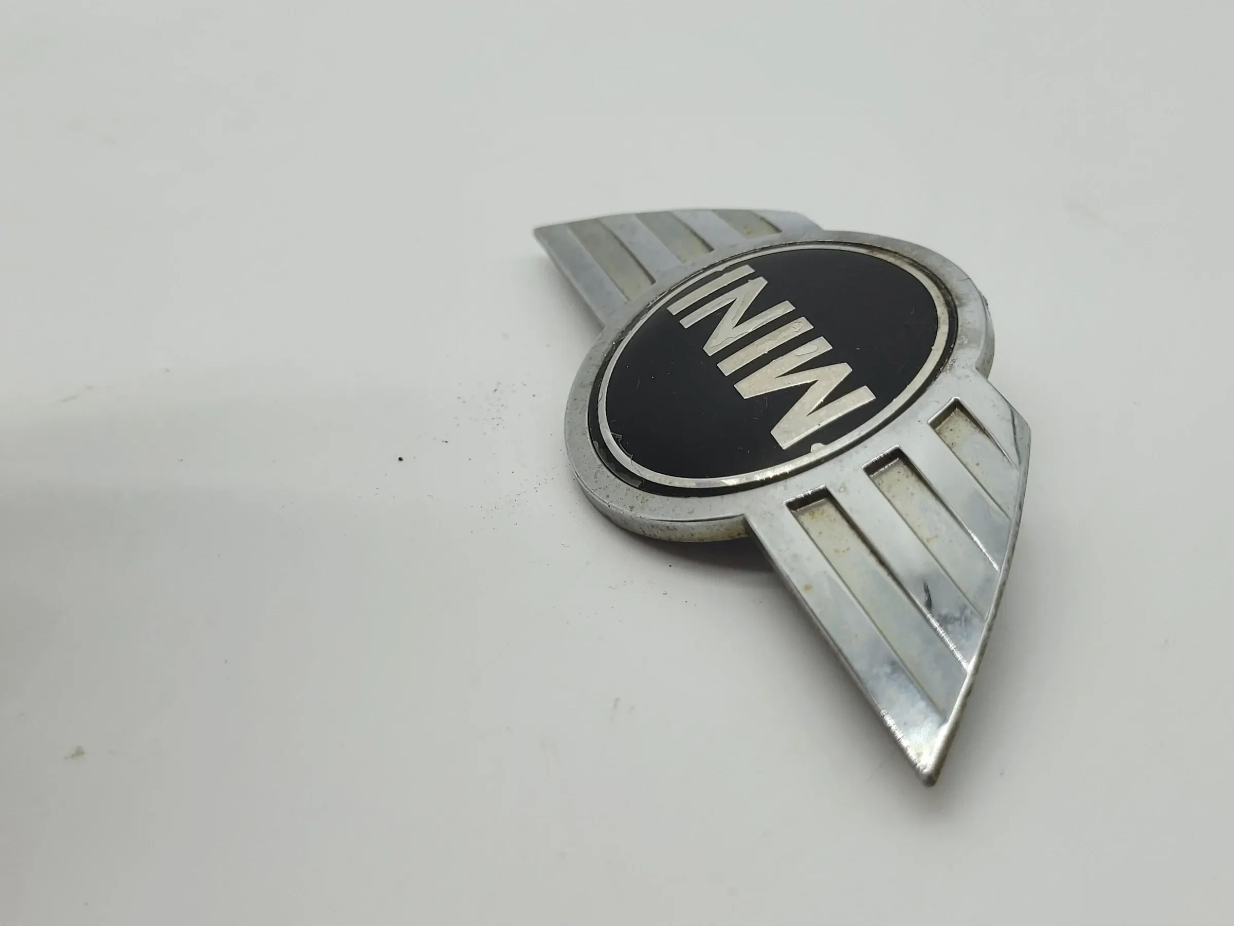 Original Mini One (R50/R53) Emblem Logo Heck 7026186