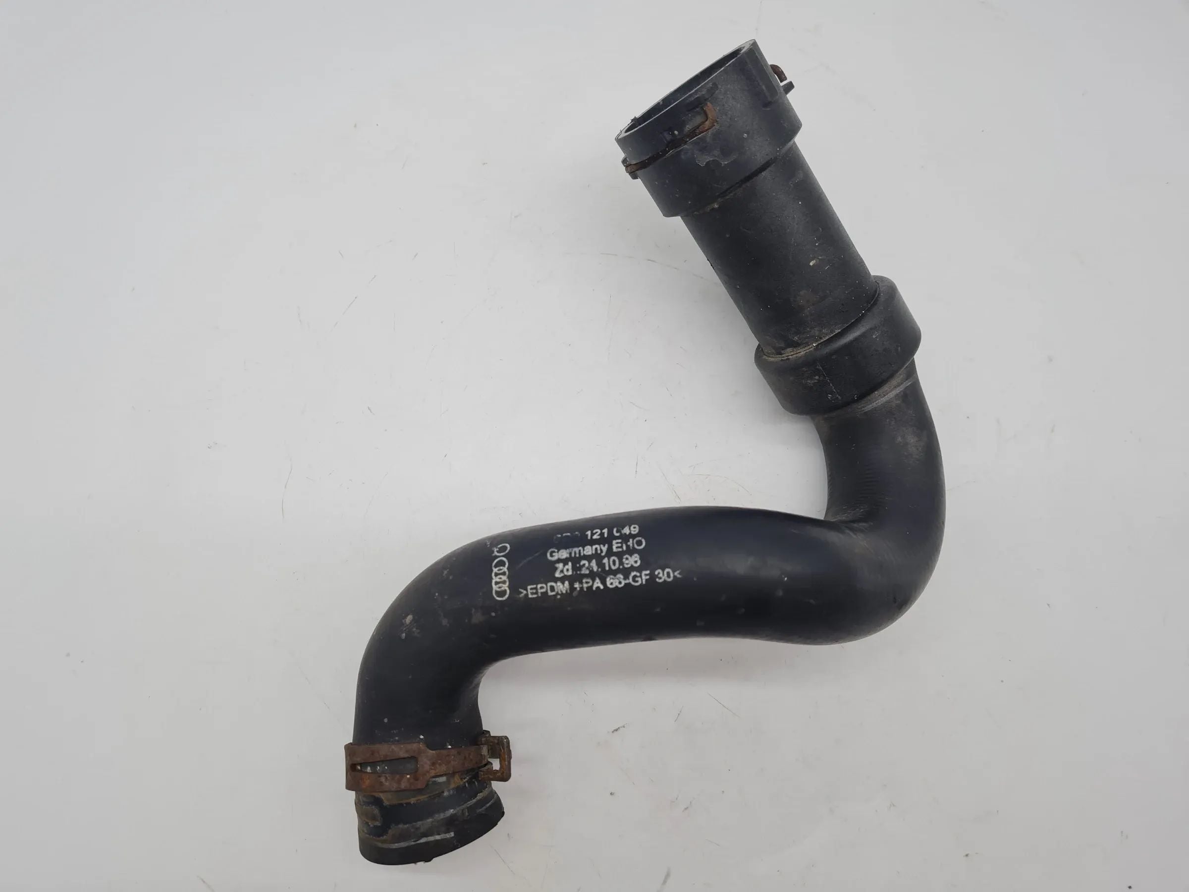 Original Audi A6 (4B2/4B4) 2.4 V6 Kühlerschlauch Kühlwasser 4B0121049
