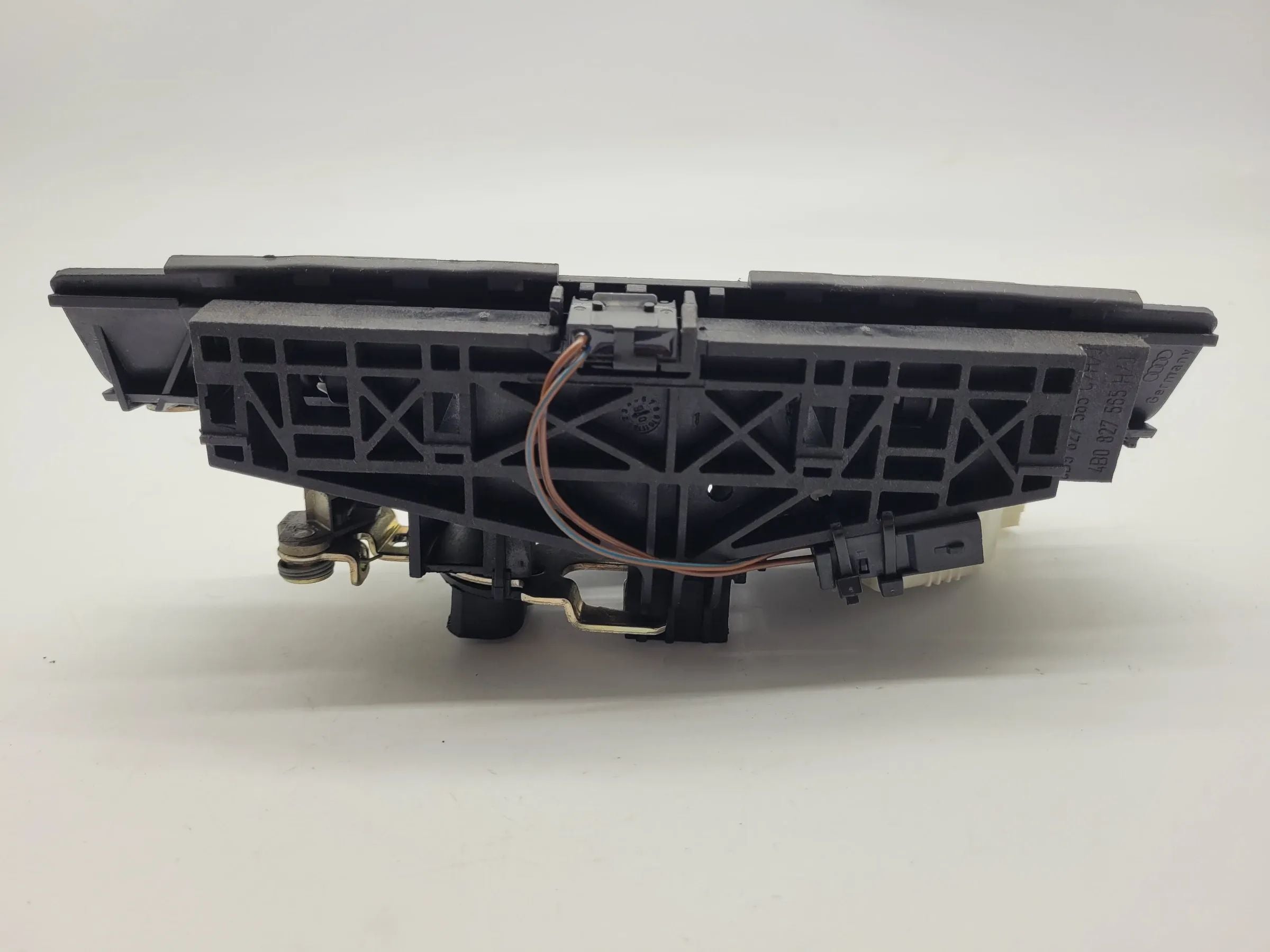 Original Audi A6 (4B2/4B4) Heckklappenschloß 4B0827565 H/J
