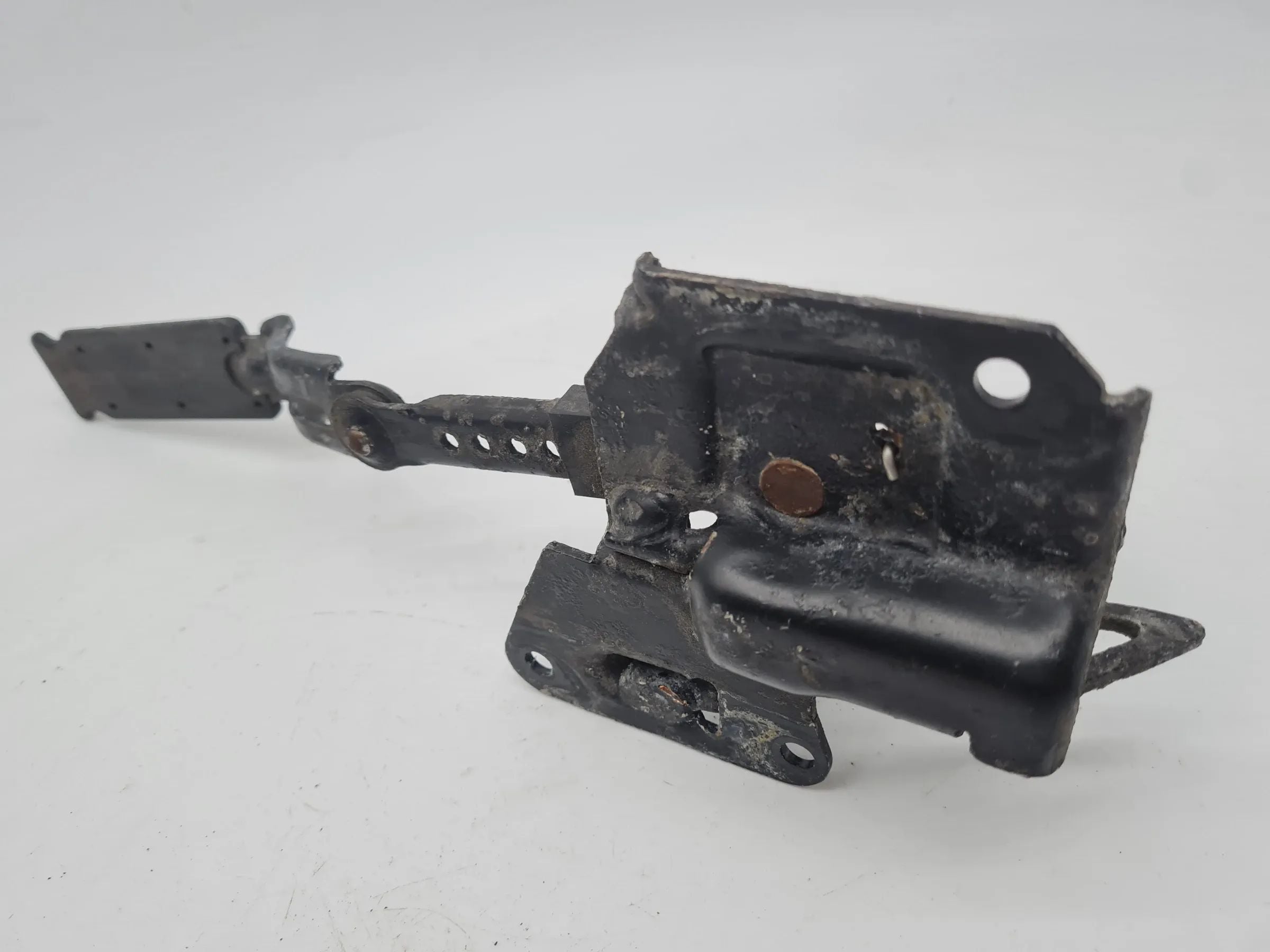 Original Audi A6 (4B2/4B4) Motorhaube Fanghaken 4B0823480C
